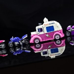 Transformers News: New Images of Transformers Studio Series 52 Arcee, Elita 1, Chromia Three Pack
