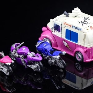 Transformers News: New Images of Transformers Studio Series 52 Arcee, Elita 1, Chromia Three Pack