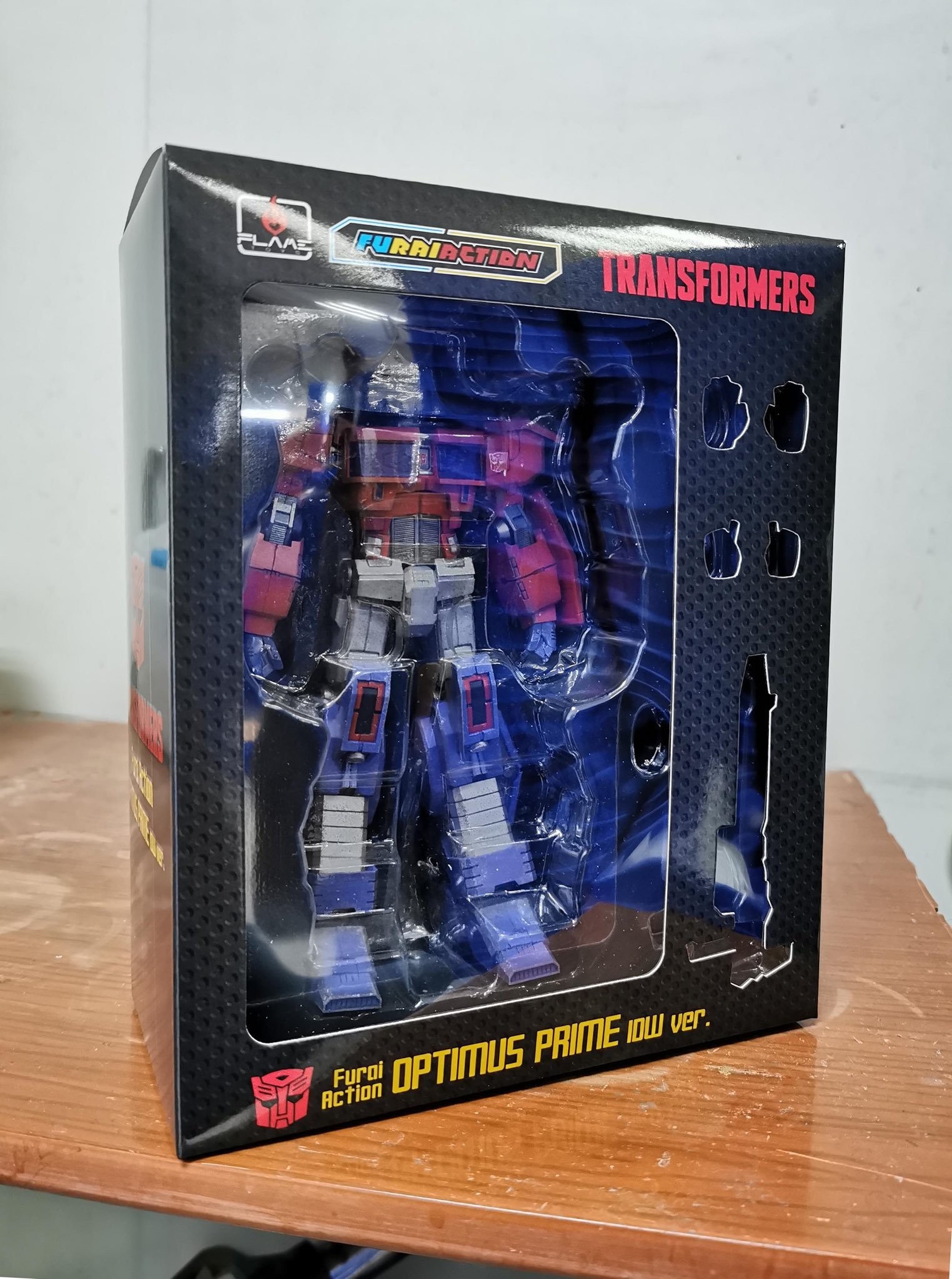 Transformers News: Flame Toys News - Skywarp and Drift Box Art Revealed, In-Hand Images of IDW Optimus Prime Assembled Transformers News: Flame Toys News - Skywarp and Drift Box Art Revealed, In-Hand Images of IDW Optimus Prime Assembled
