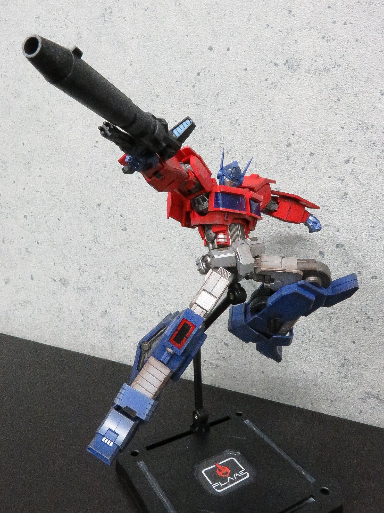 Transformers News: Flame Toys News - Skywarp and Drift Box Art Revealed, In-Hand Images of IDW Optimus Prime Assembled Transformers News: Flame Toys News - Skywarp and Drift Box Art Revealed, In-Hand Images of IDW Optimus Prime Assembled