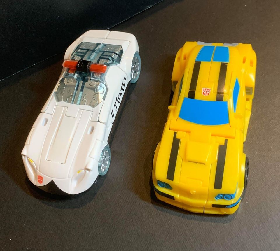 Transformers News: In Hand Images of Wave 1 Cyberverse Deluxe Figures and Canadian Sighting Transformers News: In Hand Images of Wave 1 Cyberverse Deluxe Figures and Canadian Sighting
