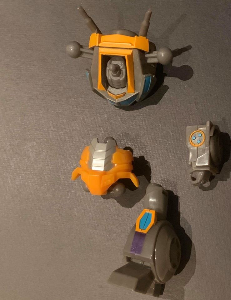 Transformers News: In Hand Images of Wave 1 Cyberverse Deluxe Figures and Canadian Sighting Transformers News: In Hand Images of Wave 1 Cyberverse Deluxe Figures and Canadian Sighting
