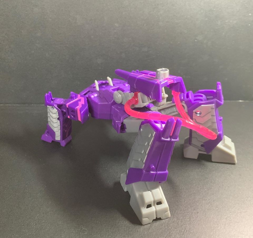 Transformers News: In Hand Images of Wave 1 Cyberverse Deluxe Figures and Canadian Sighting Transformers News: In Hand Images of Wave 1 Cyberverse Deluxe Figures and Canadian Sighting