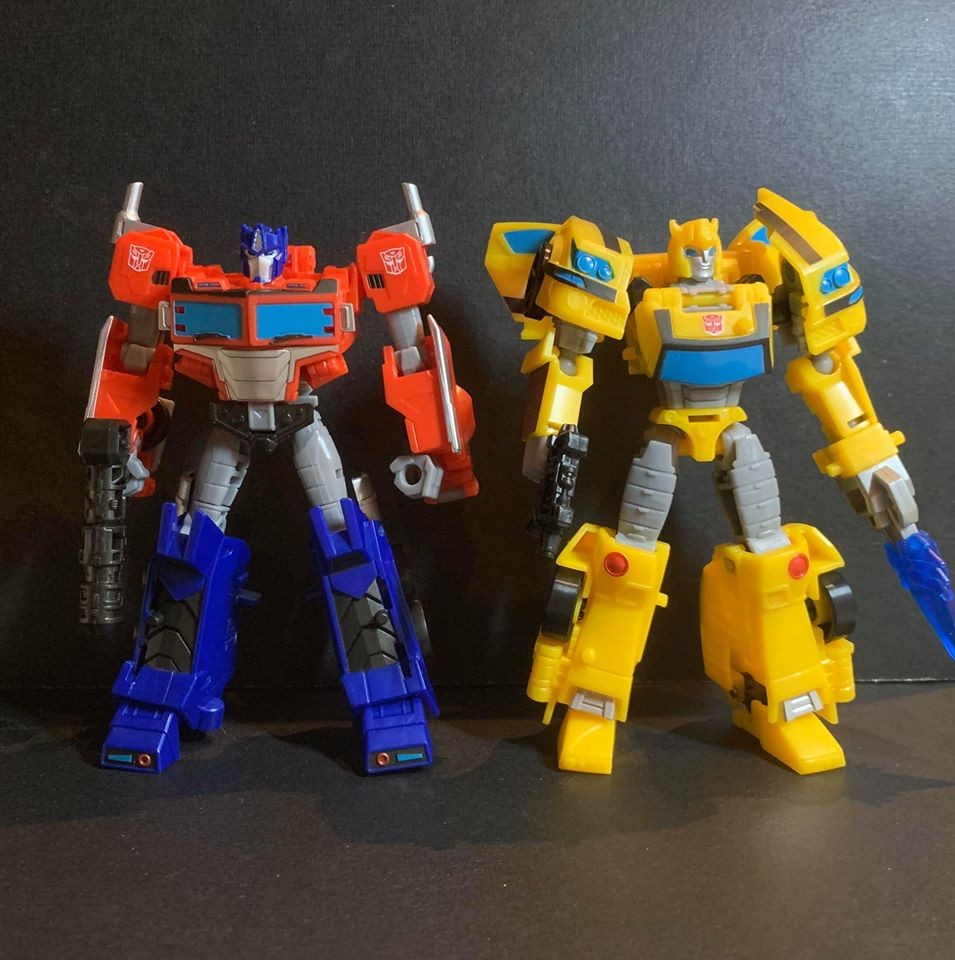 Transformers News: In Hand Images of Wave 1 Cyberverse Deluxe Figures and Canadian Sighting Transformers News: In Hand Images of Wave 1 Cyberverse Deluxe Figures and Canadian Sighting