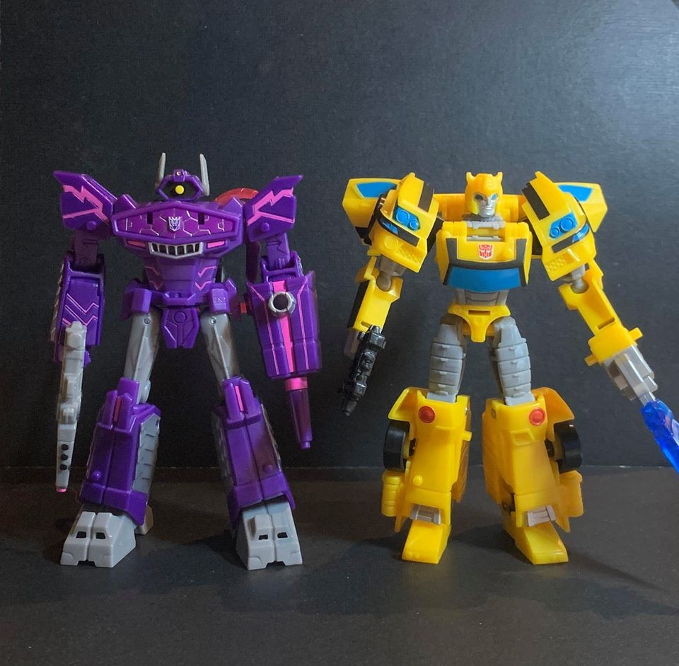 Transformers News: In Hand Images of Wave 1 Cyberverse Deluxe Figures and Canadian Sighting Transformers News: In Hand Images of Wave 1 Cyberverse Deluxe Figures and Canadian Sighting