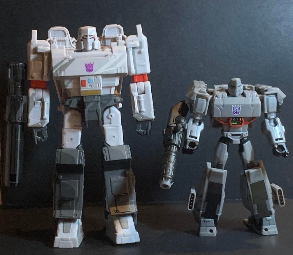 Transformers News: In Hand Images of Wave 1 Cyberverse Deluxe Figures and Canadian Sighting Transformers News: In Hand Images of Wave 1 Cyberverse Deluxe Figures and Canadian Sighting