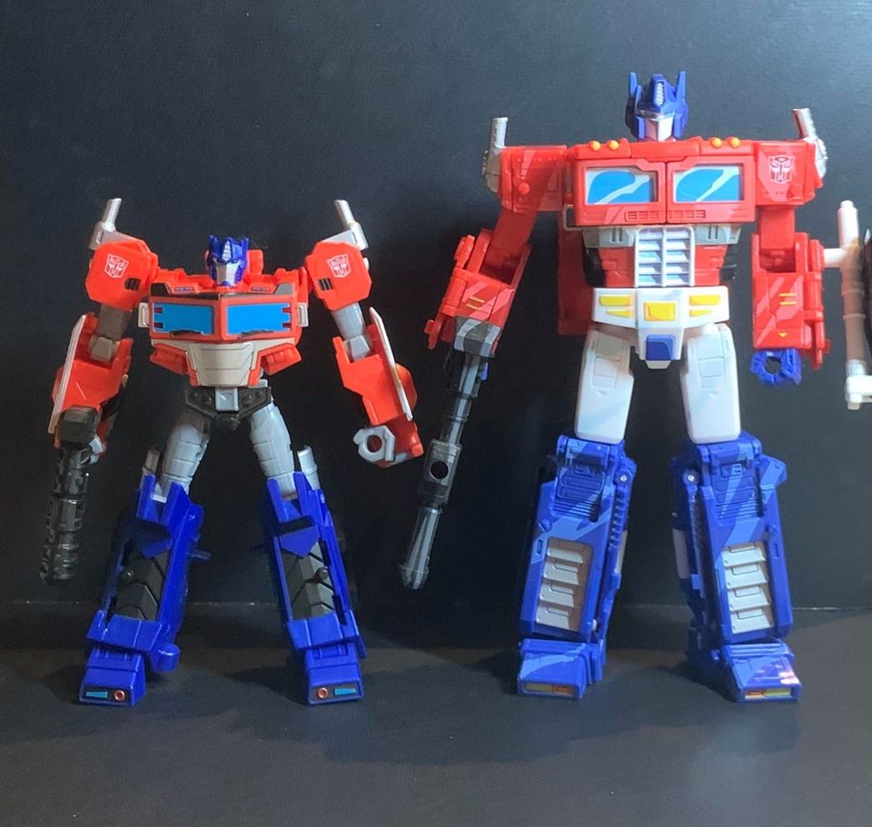 Transformers News: In Hand Images of Wave 1 Cyberverse Deluxe Figures and Canadian Sighting Transformers News: In Hand Images of Wave 1 Cyberverse Deluxe Figures and Canadian Sighting