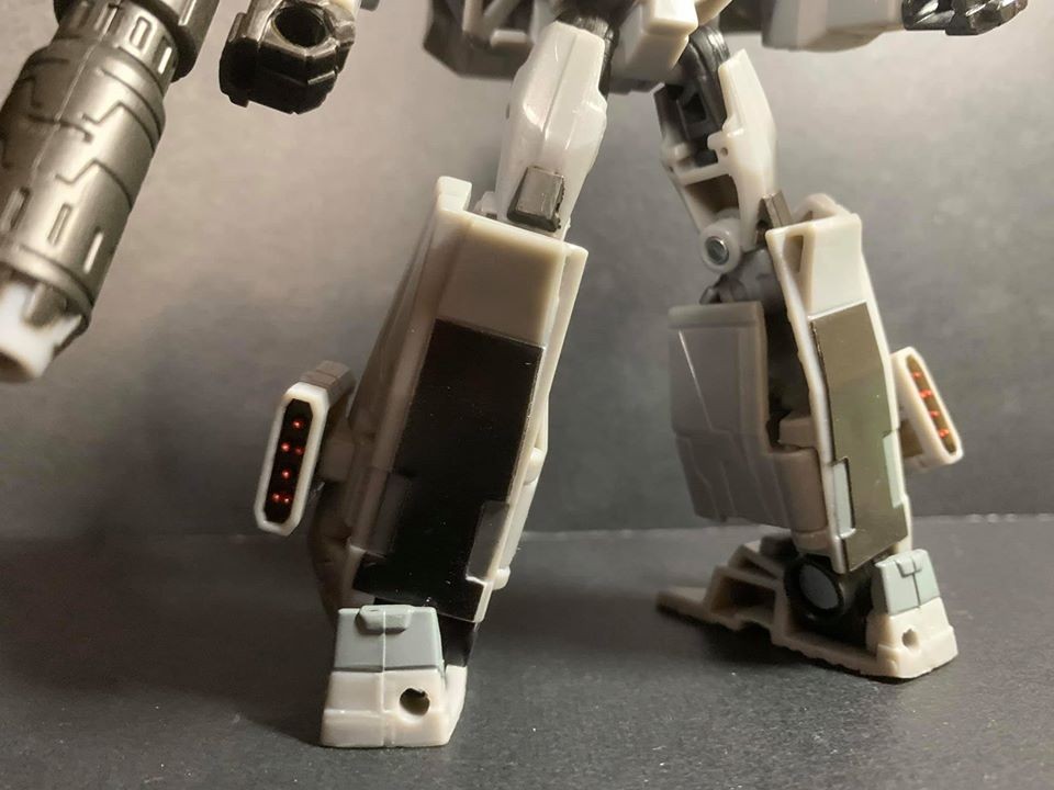 Transformers News: In Hand Images of Wave 1 Cyberverse Deluxe Figures and Canadian Sighting Transformers News: In Hand Images of Wave 1 Cyberverse Deluxe Figures and Canadian Sighting