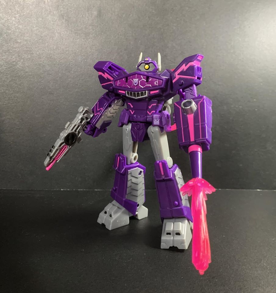 Transformers News: In Hand Images of Wave 1 Cyberverse Deluxe Figures and Canadian Sighting Transformers News: In Hand Images of Wave 1 Cyberverse Deluxe Figures and Canadian Sighting