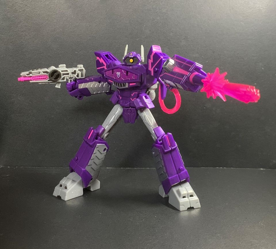Transformers News: In Hand Images of Wave 1 Cyberverse Deluxe Figures and Canadian Sighting Transformers News: In Hand Images of Wave 1 Cyberverse Deluxe Figures and Canadian Sighting