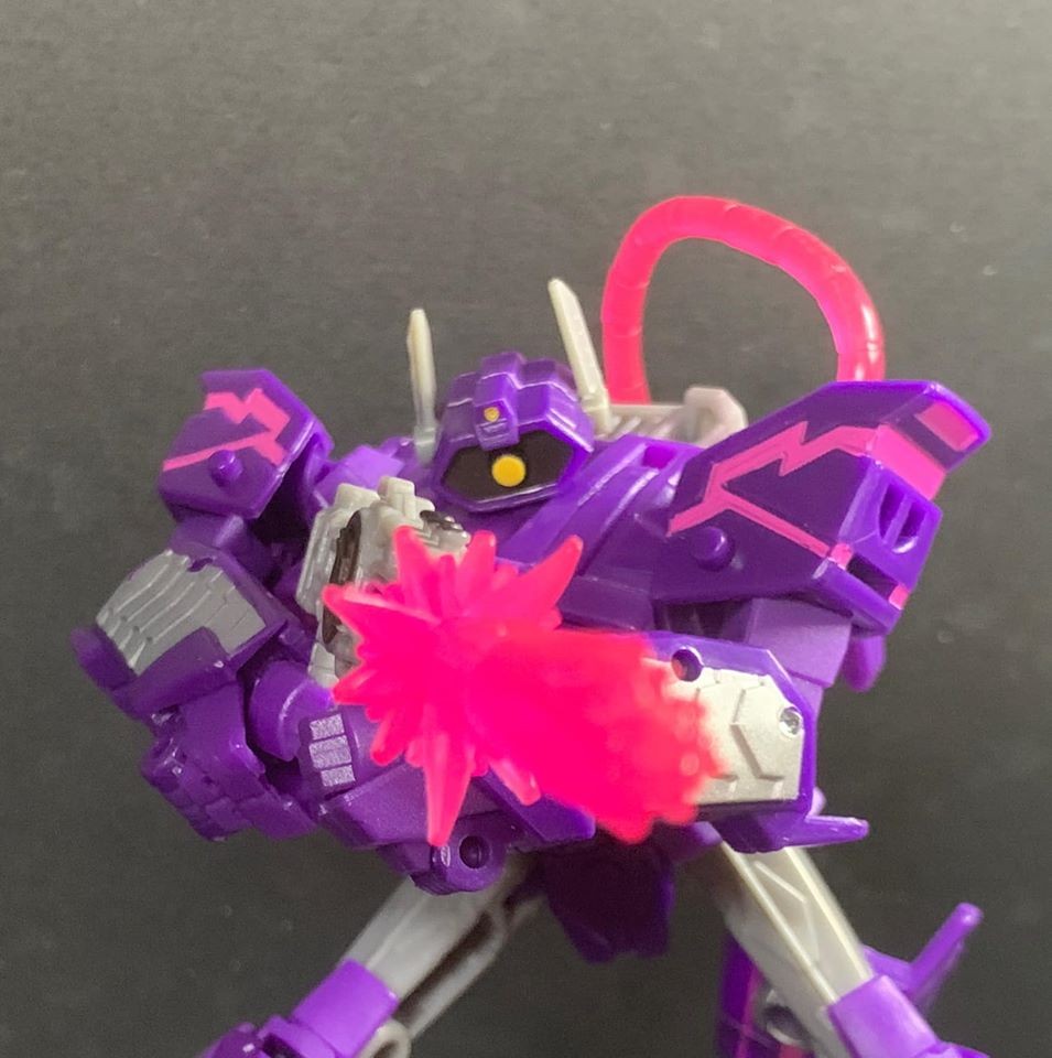 Transformers News: In Hand Images of Wave 1 Cyberverse Deluxe Figures and Canadian Sighting Transformers News: In Hand Images of Wave 1 Cyberverse Deluxe Figures and Canadian Sighting