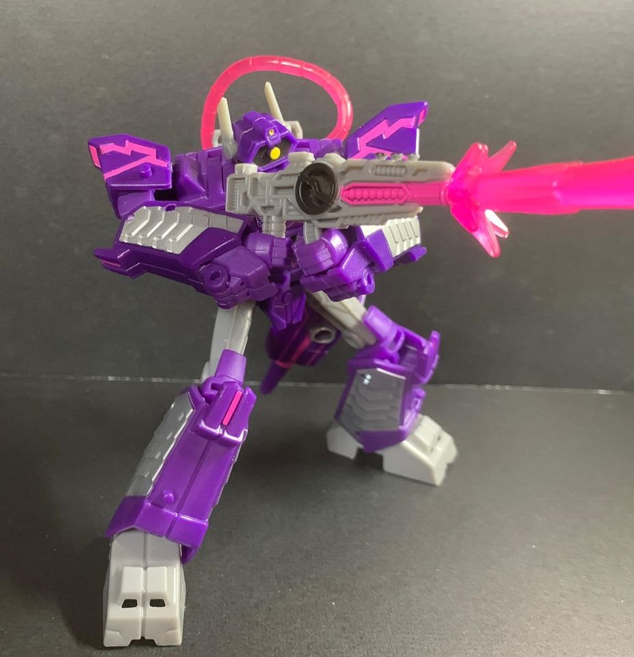Transformers News: In Hand Images of Wave 1 Cyberverse Deluxe Figures and Canadian Sighting Transformers News: In Hand Images of Wave 1 Cyberverse Deluxe Figures and Canadian Sighting