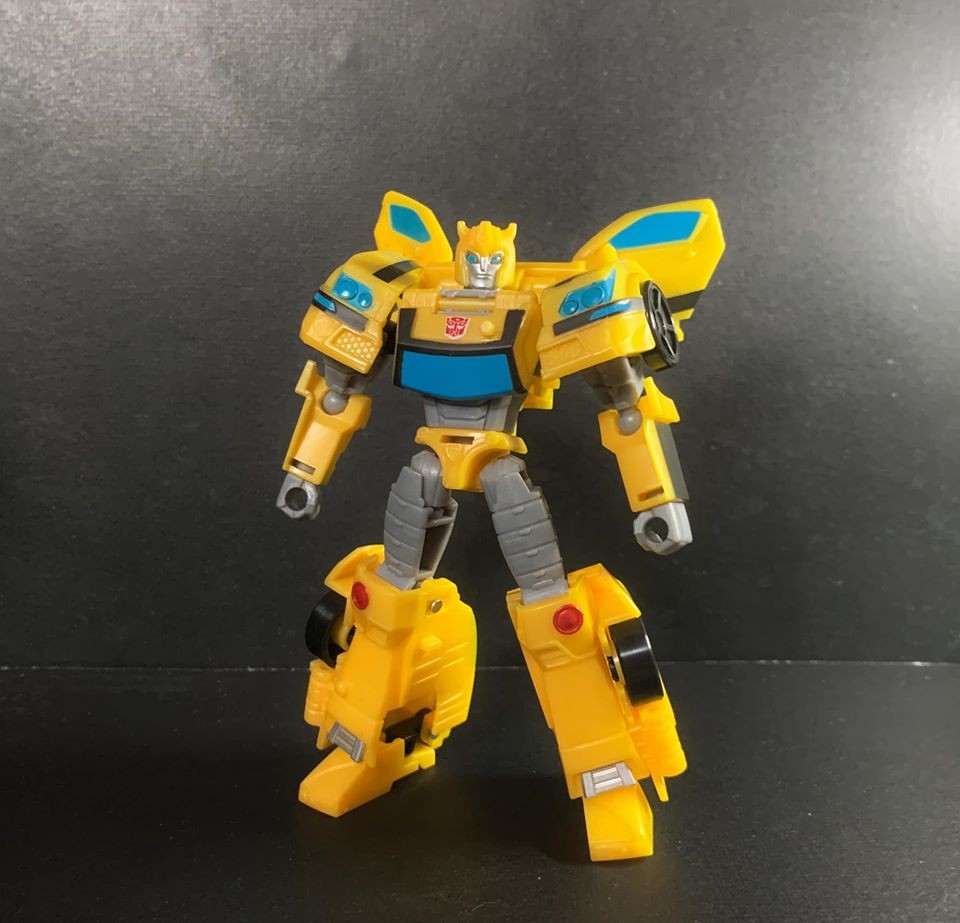 Transformers News: In Hand Images of Wave 1 Cyberverse Deluxe Figures and Canadian Sighting Transformers News: In Hand Images of Wave 1 Cyberverse Deluxe Figures and Canadian Sighting
