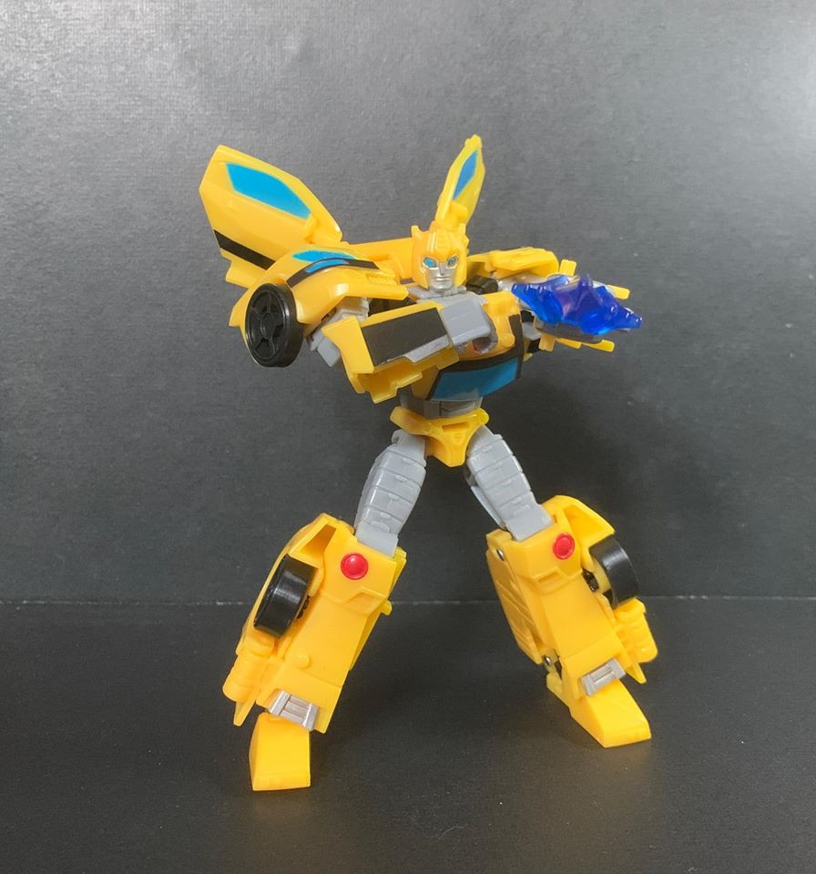 Transformers News: In Hand Images of Wave 1 Cyberverse Deluxe Figures and Canadian Sighting Transformers News: In Hand Images of Wave 1 Cyberverse Deluxe Figures and Canadian Sighting