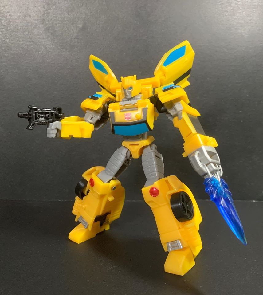 Transformers News: In Hand Images of Wave 1 Cyberverse Deluxe Figures and Canadian Sighting Transformers News: In Hand Images of Wave 1 Cyberverse Deluxe Figures and Canadian Sighting