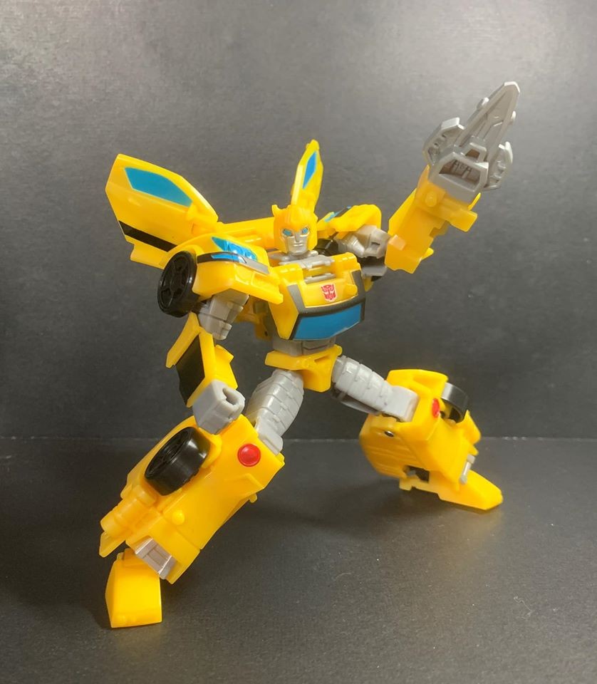 Transformers News: In Hand Images of Wave 1 Cyberverse Deluxe Figures and Canadian Sighting Transformers News: In Hand Images of Wave 1 Cyberverse Deluxe Figures and Canadian Sighting