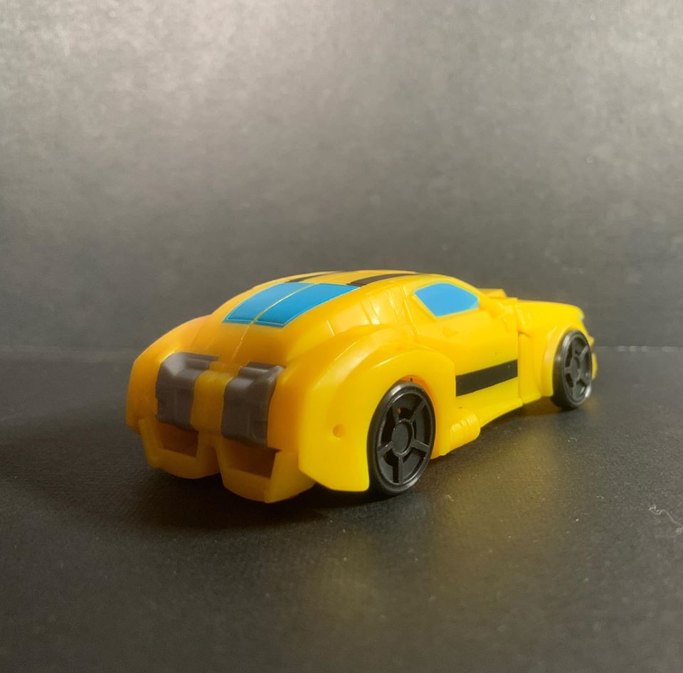 Transformers News: In Hand Images of Wave 1 Cyberverse Deluxe Figures and Canadian Sighting Transformers News: In Hand Images of Wave 1 Cyberverse Deluxe Figures and Canadian Sighting