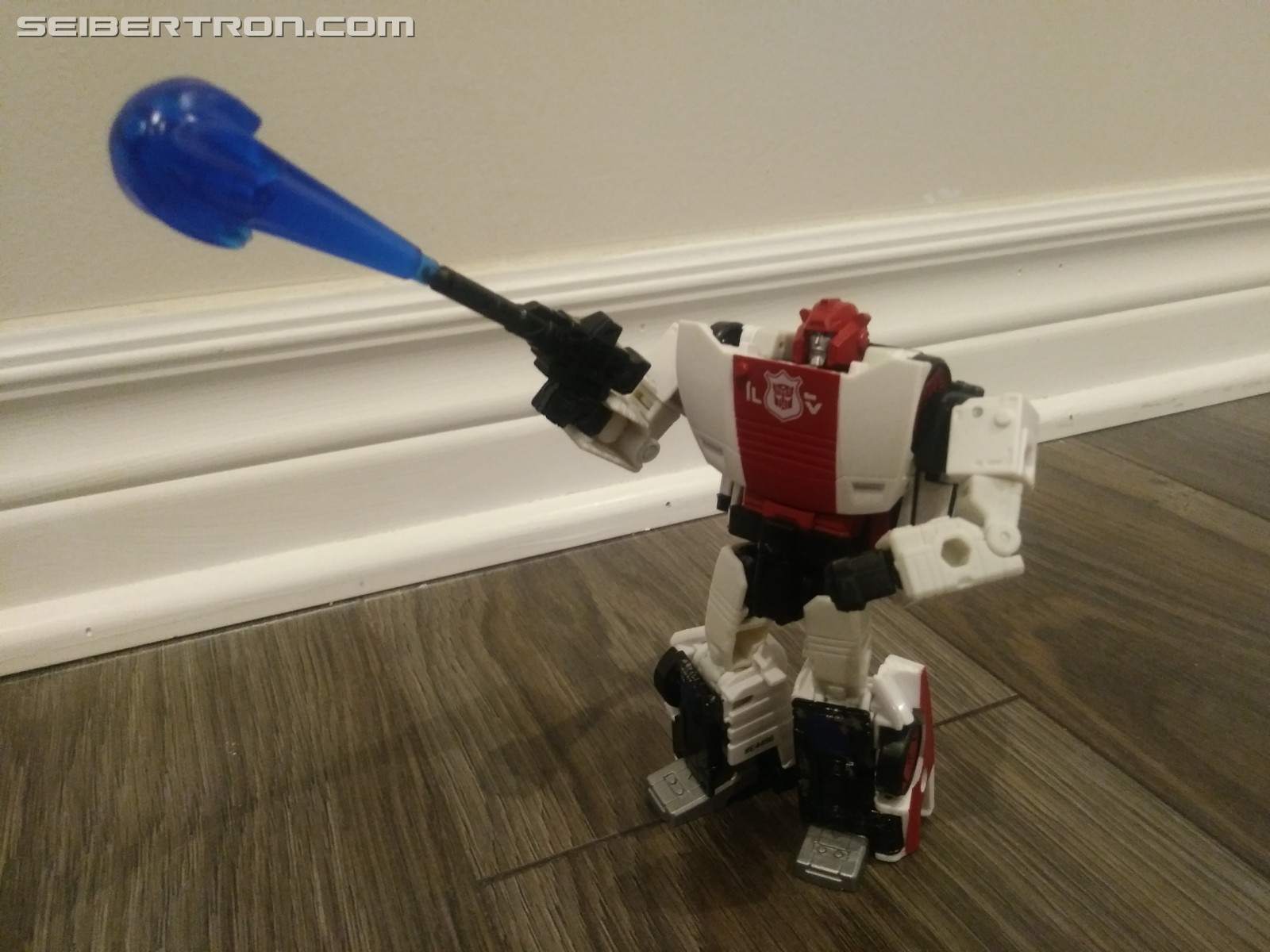 Transformers News: Pictorial Review for Deluxe Optimus from Transformers Cyberverse Transformers News: Pictorial Review for Deluxe Optimus from Transformers Cyberverse