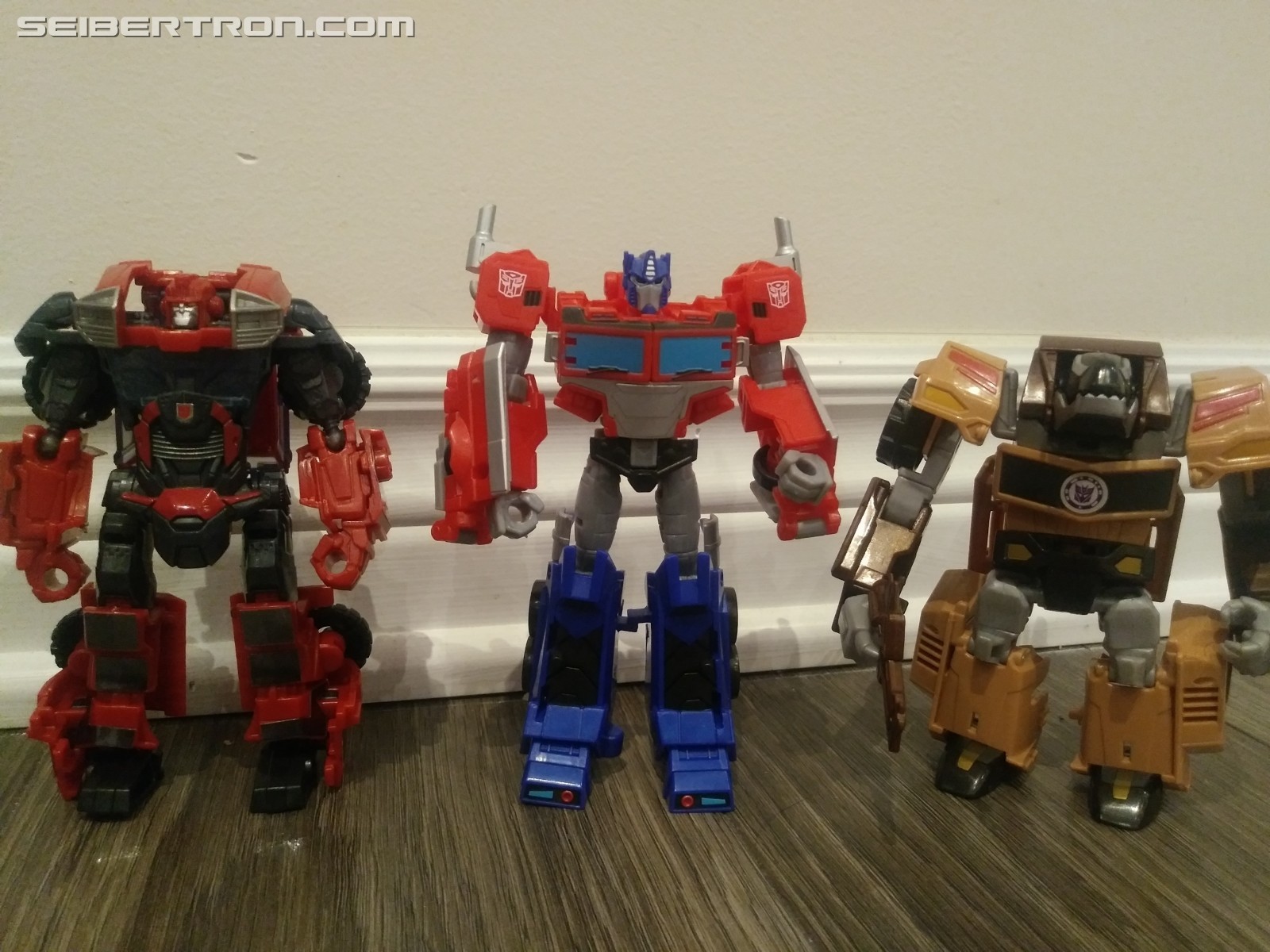 Transformers News: Pictorial Review for Deluxe Optimus from Transformers Cyberverse Transformers News: Pictorial Review for Deluxe Optimus from Transformers Cyberverse