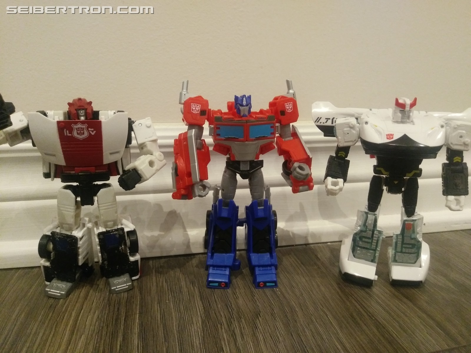 Transformers News: Pictorial Review for Deluxe Optimus from Transformers Cyberverse Transformers News: Pictorial Review for Deluxe Optimus from Transformers Cyberverse