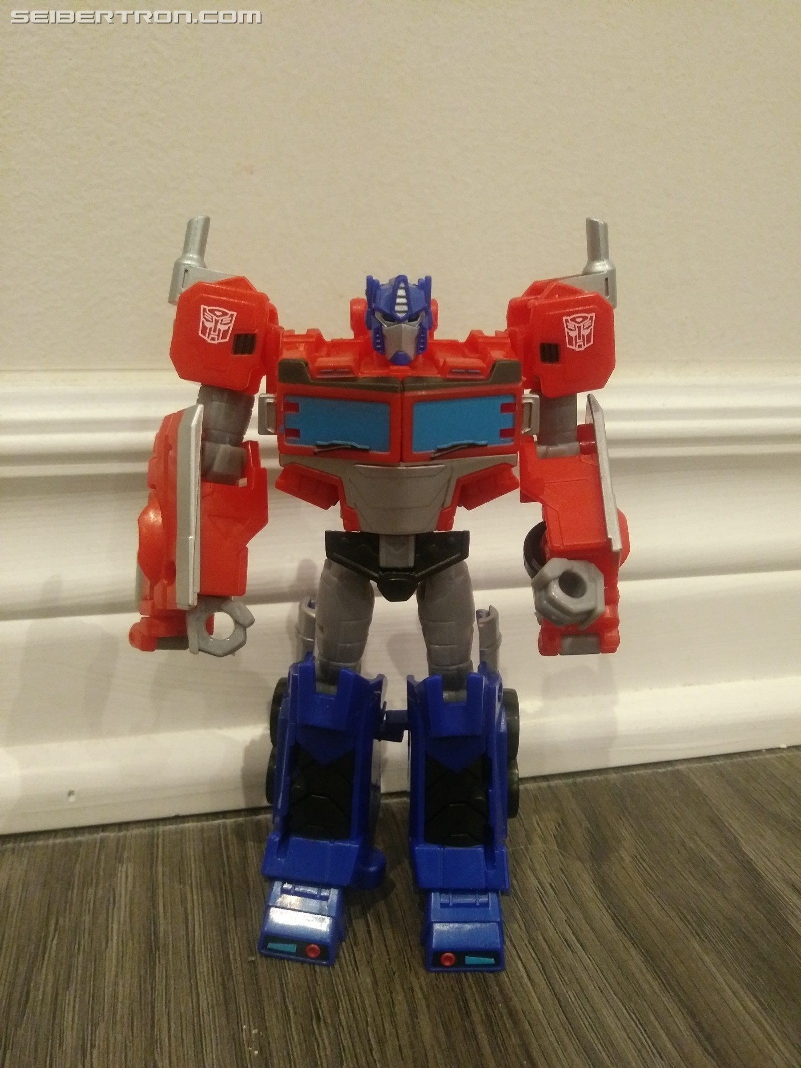 Transformers News: Pictorial Review for Deluxe Optimus from Transformers Cyberverse Transformers News: Pictorial Review for Deluxe Optimus from Transformers Cyberverse