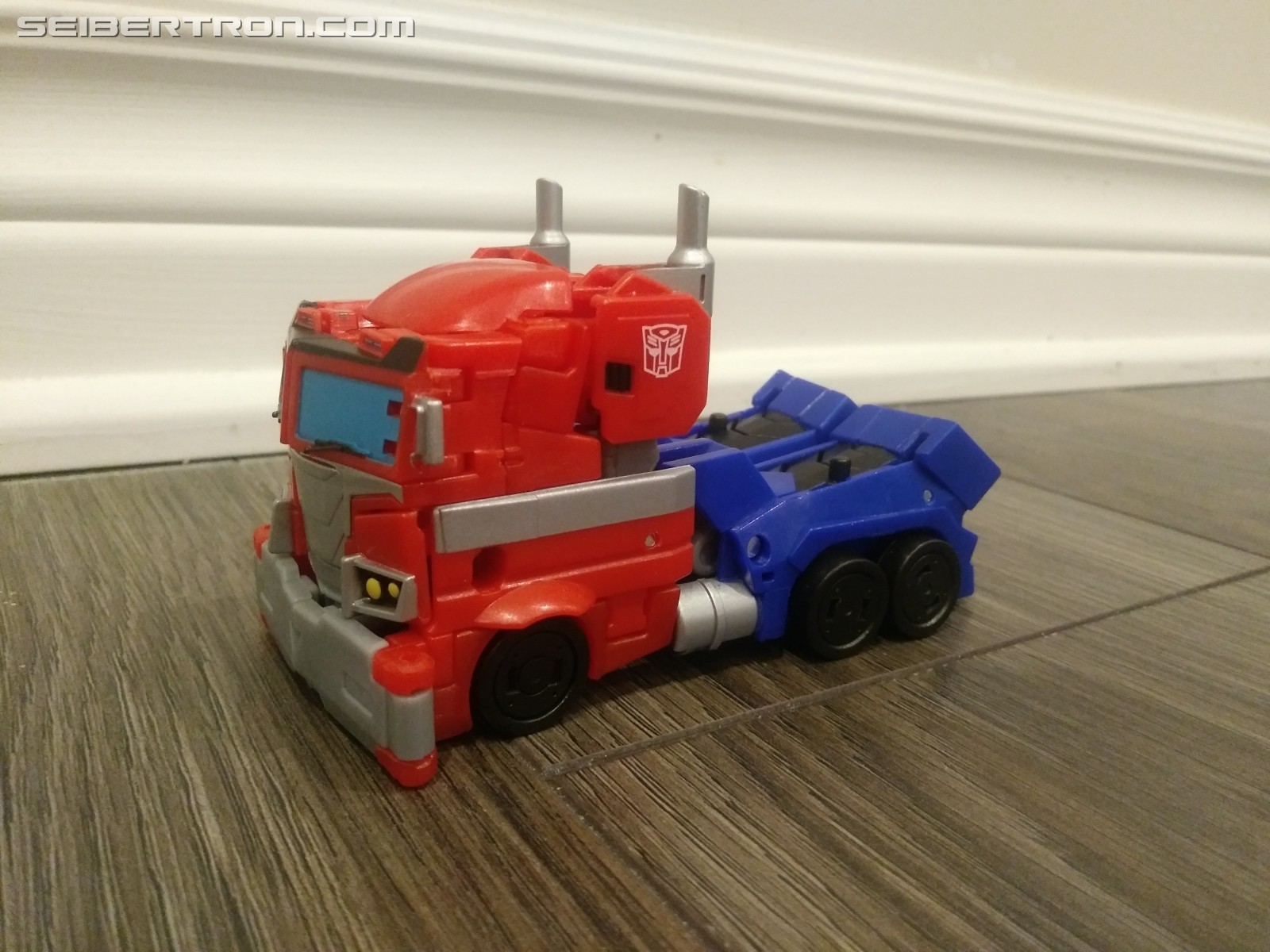 Transformers News: Pictorial Review for Deluxe Optimus from Transformers Cyberverse Transformers News: Pictorial Review for Deluxe Optimus from Transformers Cyberverse