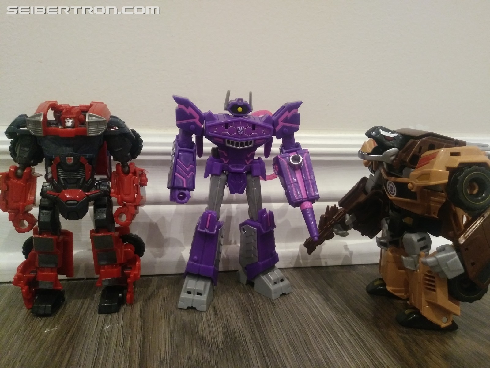Transformers News: Pictorial Review for Deluxe Shockwave from Transformers Cyberverse Transformers News: Pictorial Review for Deluxe Shockwave from Transformers Cyberverse