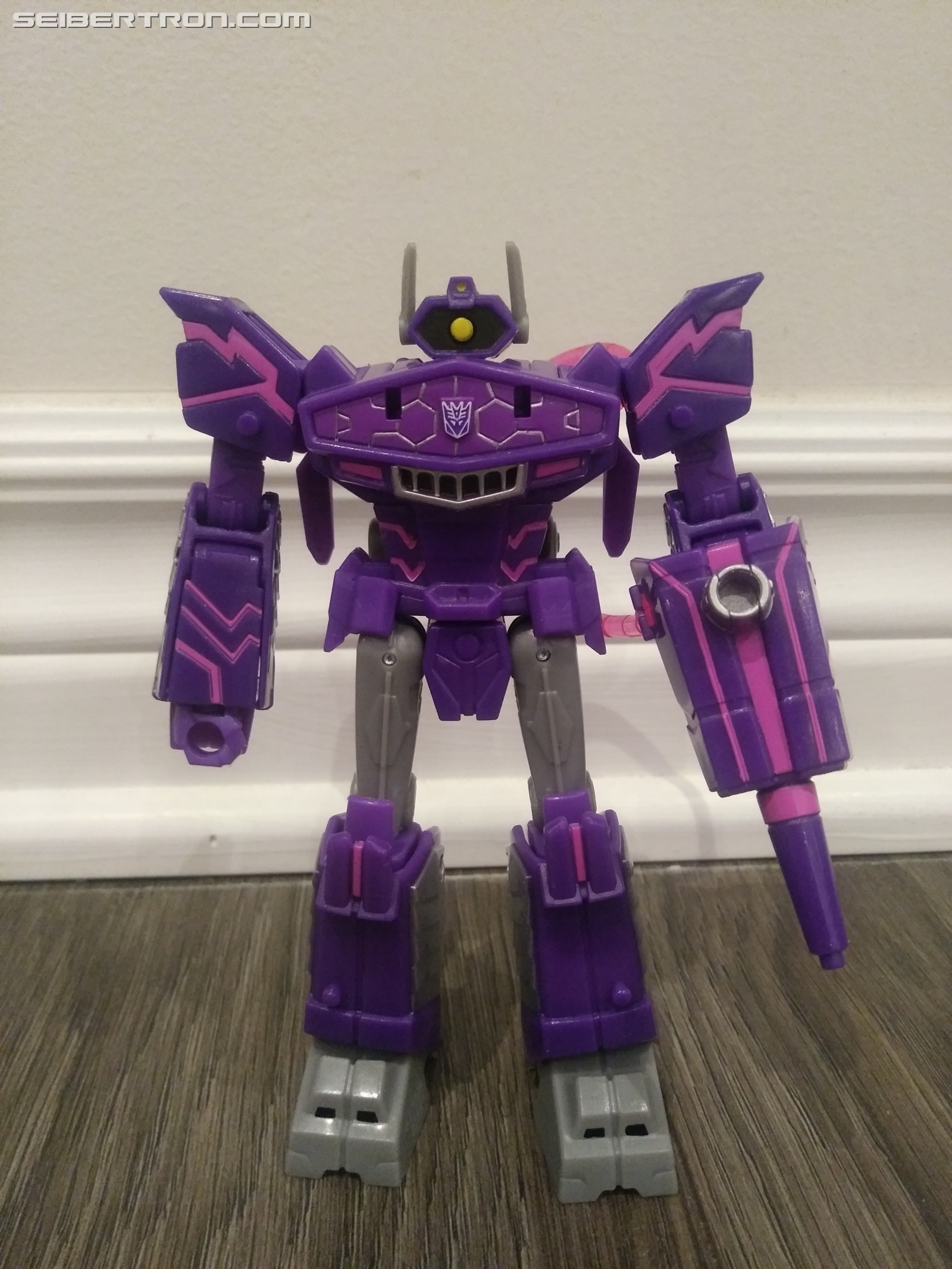 Transformers News: Pictorial Review for Deluxe Shockwave from Transformers Cyberverse Transformers News: Pictorial Review for Deluxe Shockwave from Transformers Cyberverse