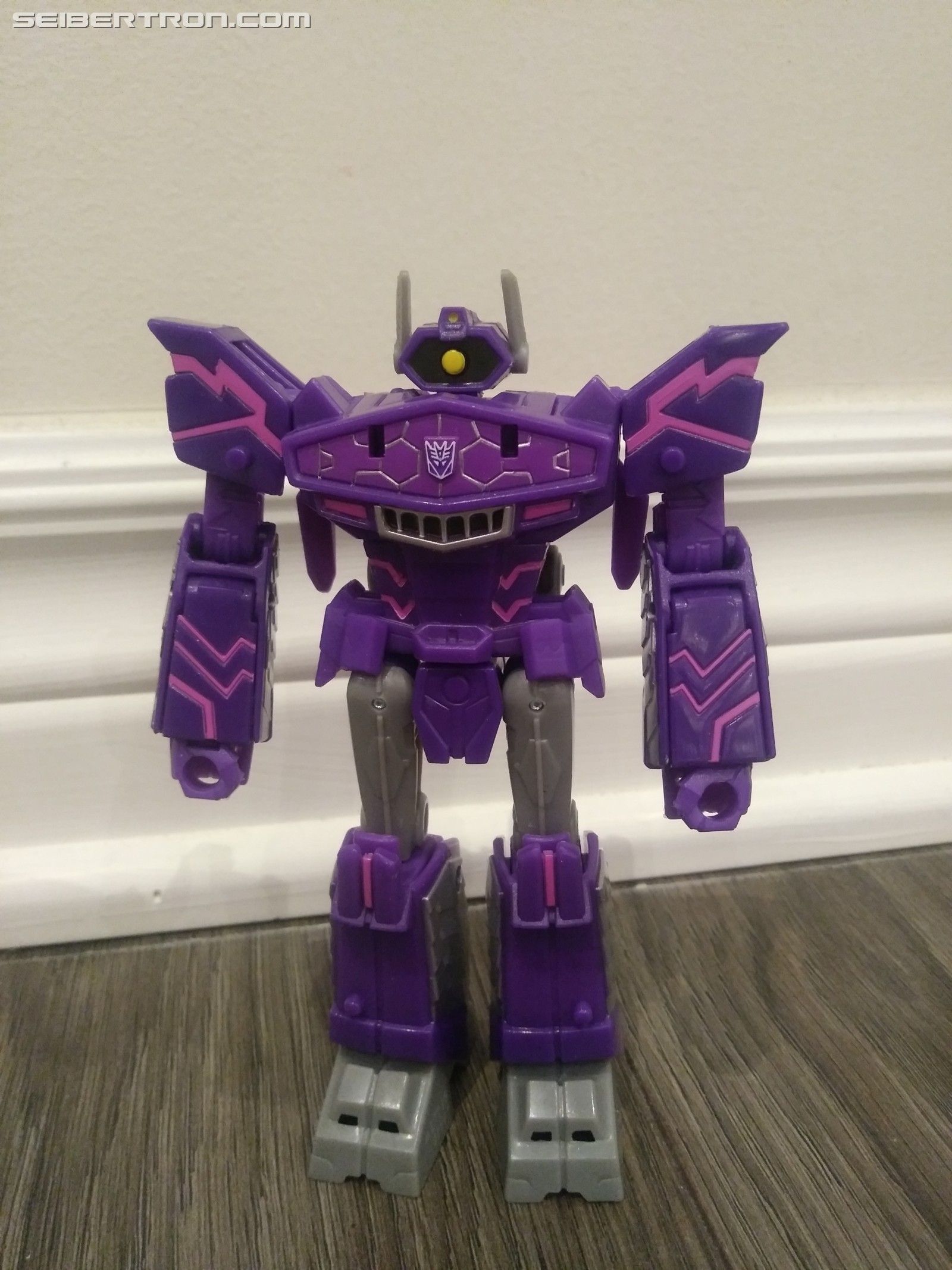 Transformers News: Pictorial Review for Deluxe Shockwave from Transformers Cyberverse Transformers News: Pictorial Review for Deluxe Shockwave from Transformers Cyberverse