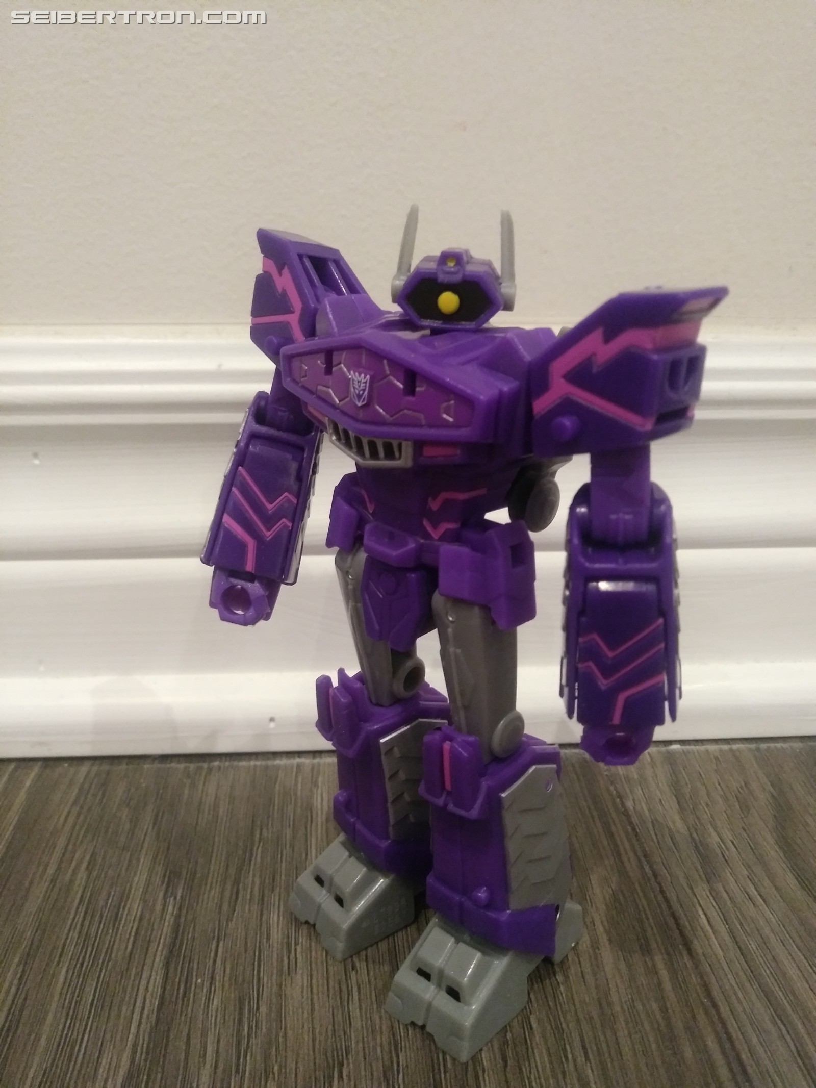 Transformers News: Pictorial Review for Deluxe Shockwave from Transformers Cyberverse Transformers News: Pictorial Review for Deluxe Shockwave from Transformers Cyberverse