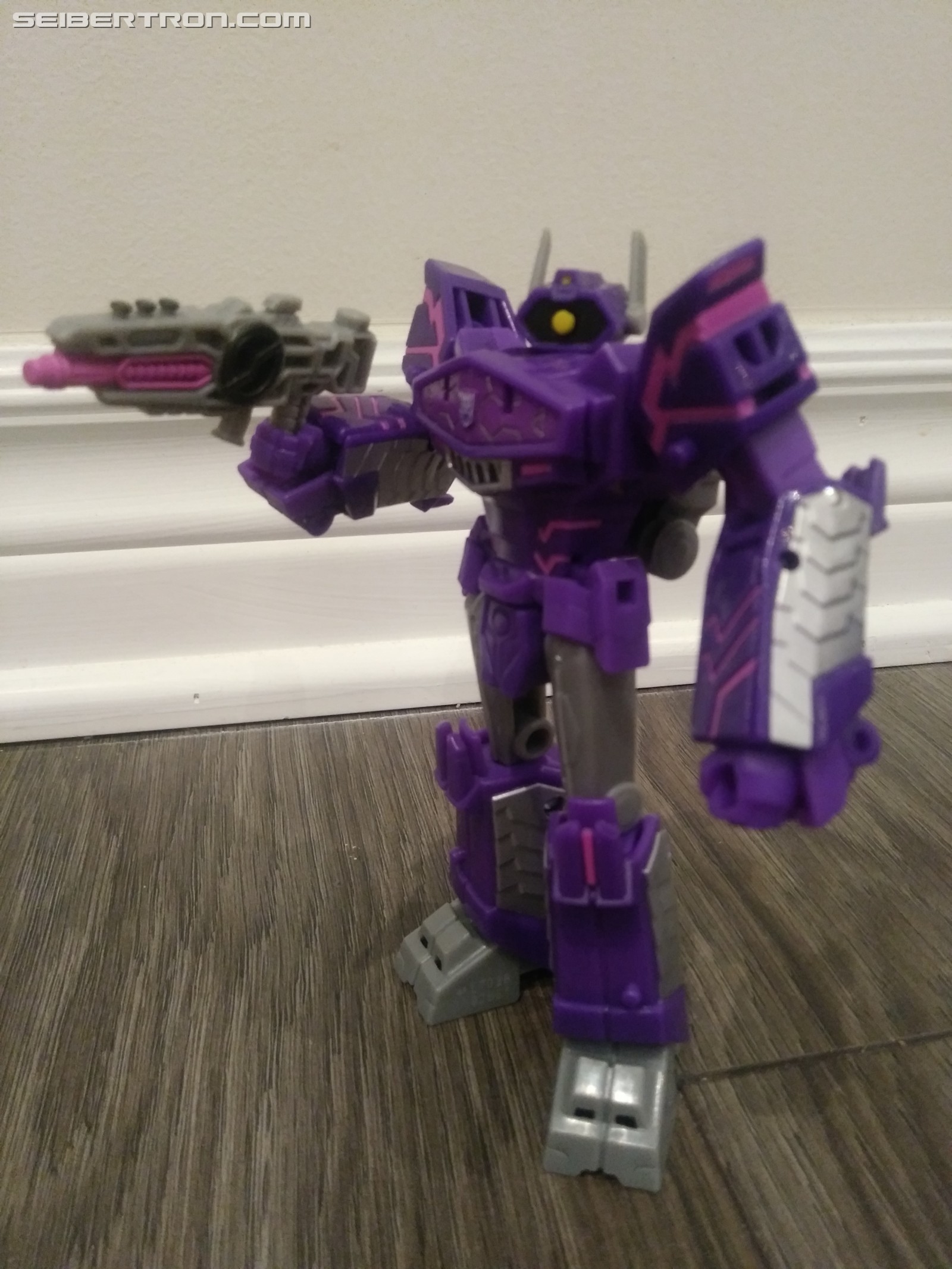 Transformers News: Pictorial Review for Deluxe Shockwave from Transformers Cyberverse Transformers News: Pictorial Review for Deluxe Shockwave from Transformers Cyberverse