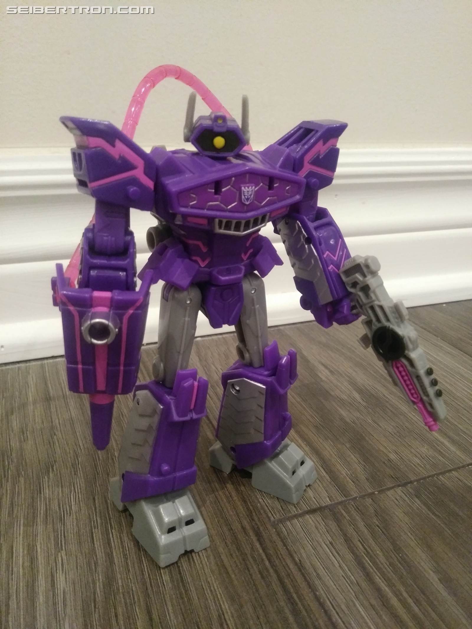Transformers News: Pictorial Review for Deluxe Shockwave from Transformers Cyberverse Transformers News: Pictorial Review for Deluxe Shockwave from Transformers Cyberverse