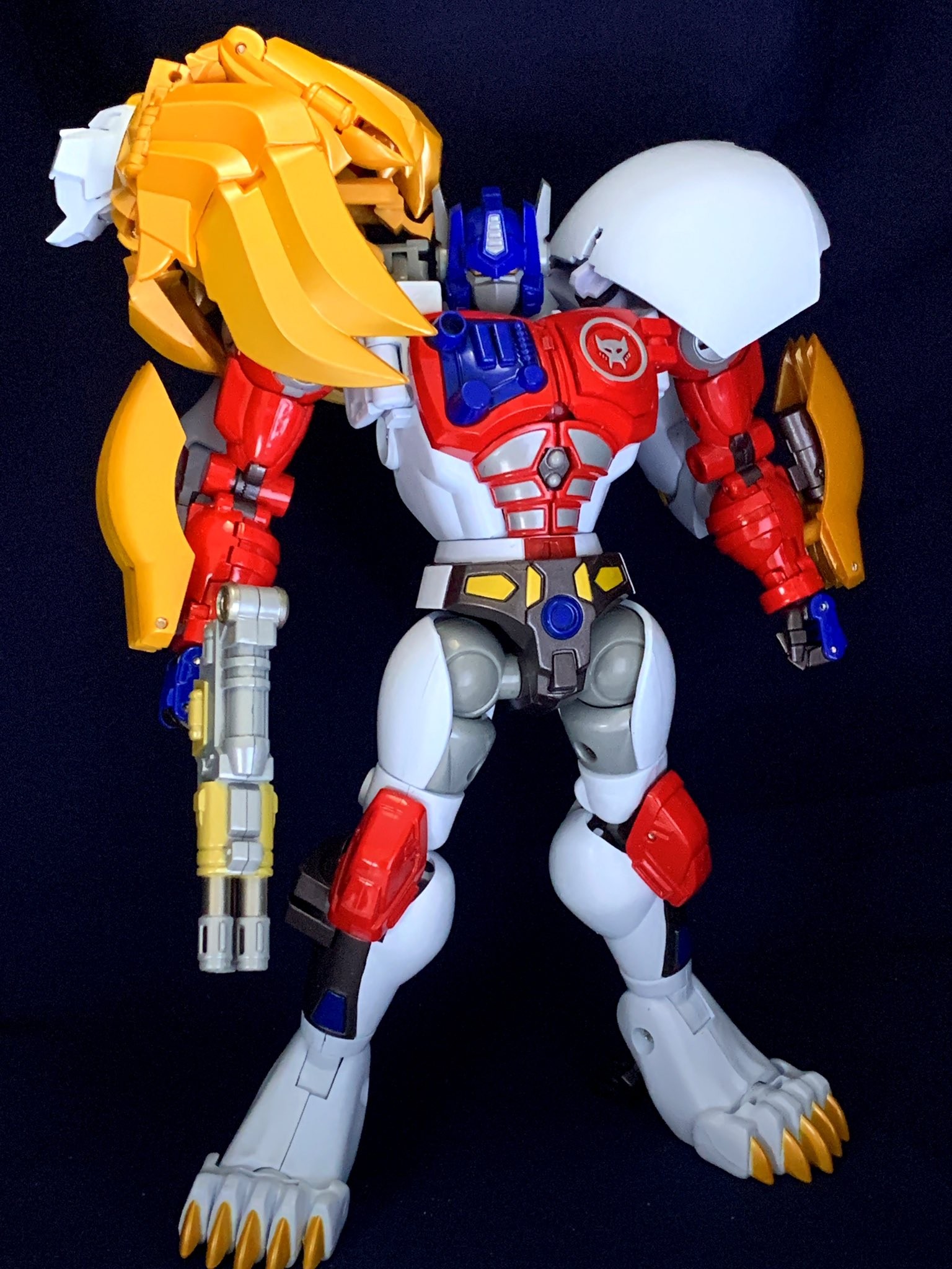 Transformers News: More In-Hand Images of MP 48 Lio Convoy