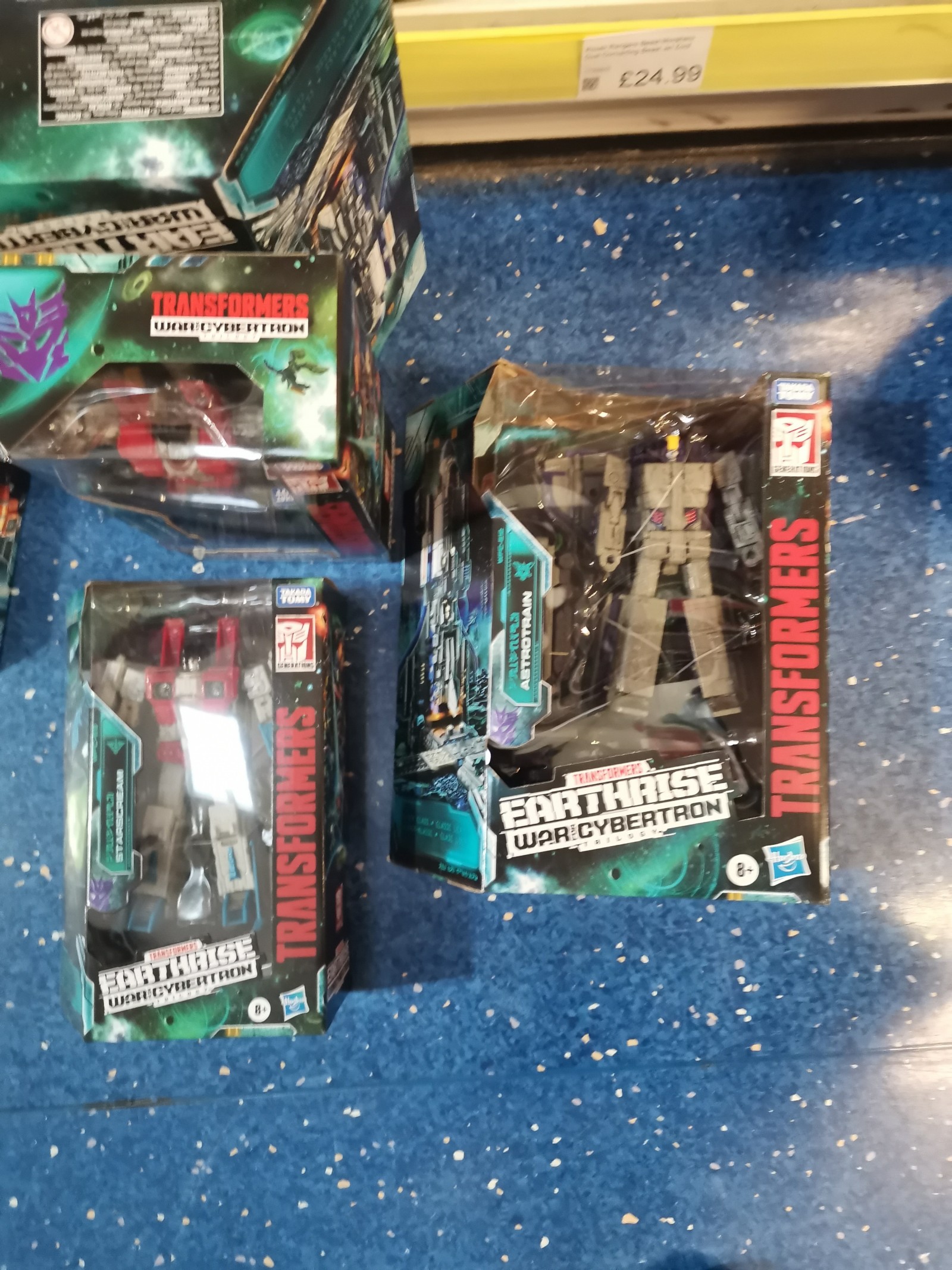 Transformers News: Transformers War for Cybertron: Earthrise Figures Spotted In UK Transformers News: Transformers War for Cybertron: Earthrise Figures Spotted In UK