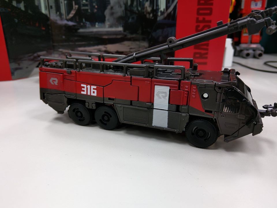 Transformers News: In Hand Images for Transformers Studio Series Sentinel Prime Transformers News: In Hand Images for Transformers Studio Series Sentinel Prime