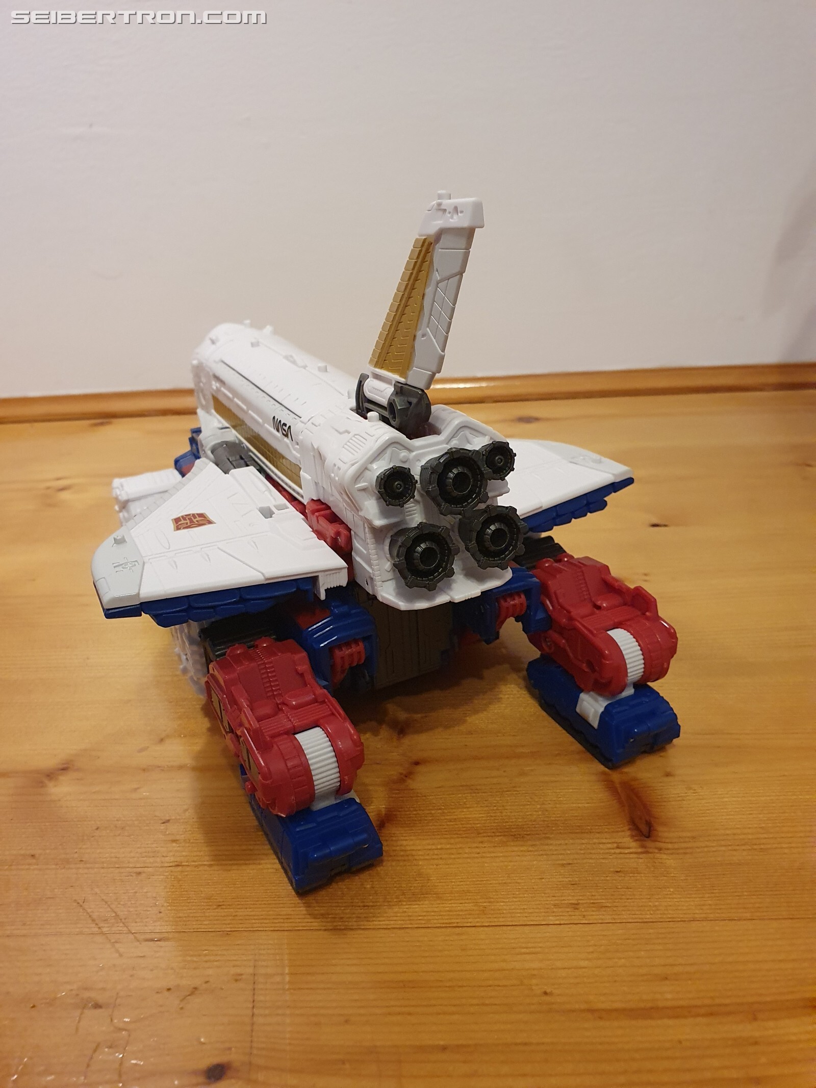Transformers News: New In-Hand Photos Of Earthrise Commander Class Sky Lynx Transformers News: New In-Hand Photos Of Earthrise Commander Class Sky Lynx