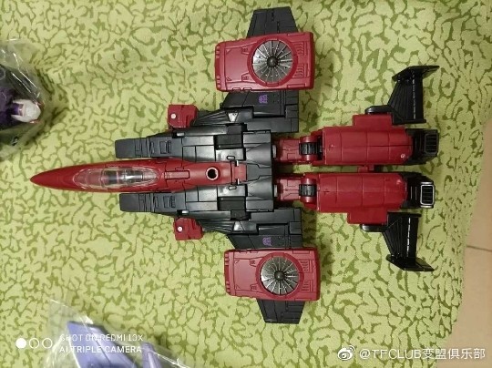 Transformers News: New Pictures of Earthrise Cyclonus Test Shot, Earthrise Thrust and Possible Earthrise Soundwave Transformers News: New Pictures of Earthrise Cyclonus Test Shot, Earthrise Thrust and Possible Earthrise Soundwave