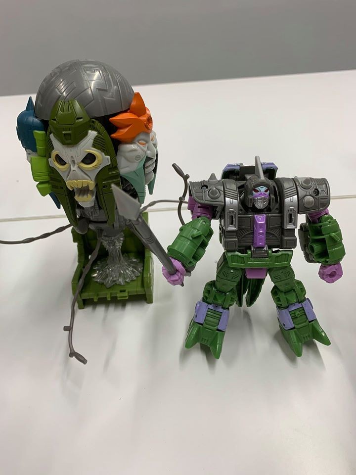Transformers News: In Hand Images of Earthrise Scorponok with Height Comparisons