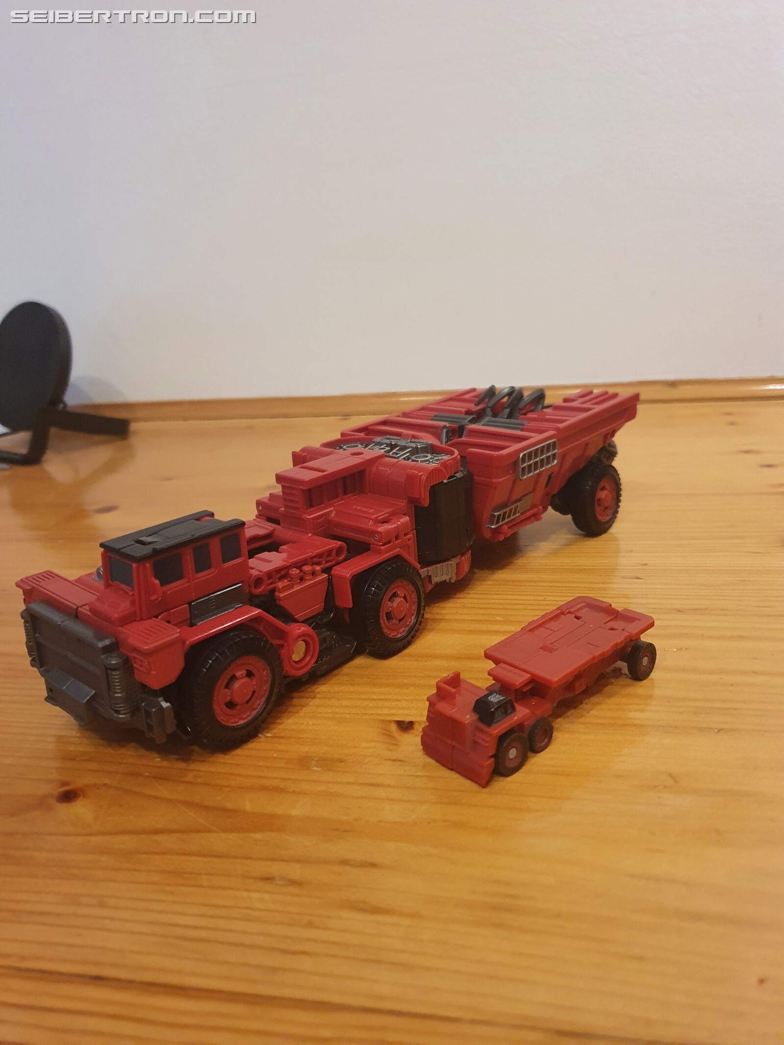 Transformers News: More Comparisons Of Studio Series Devastator Transformers News: More Comparisons Of Studio Series Devastator