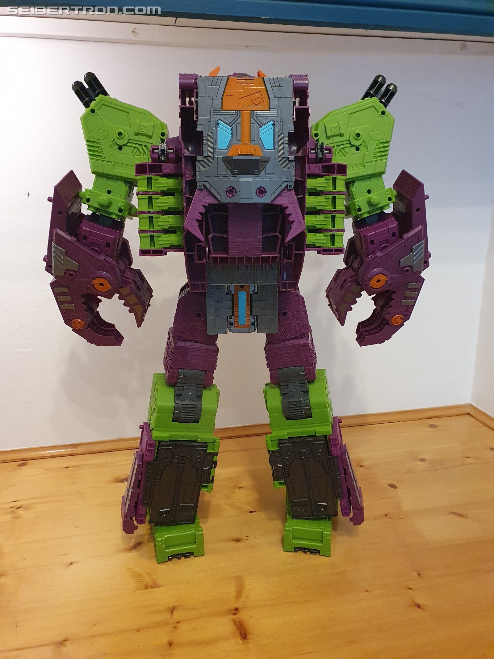 Transformers News: In-hand Gallery and Thoughts Of Transformers Earthrise Titan Class Scorponok Transformers News: In-hand Gallery and Thoughts Of Transformers Earthrise Titan Class Scorponok