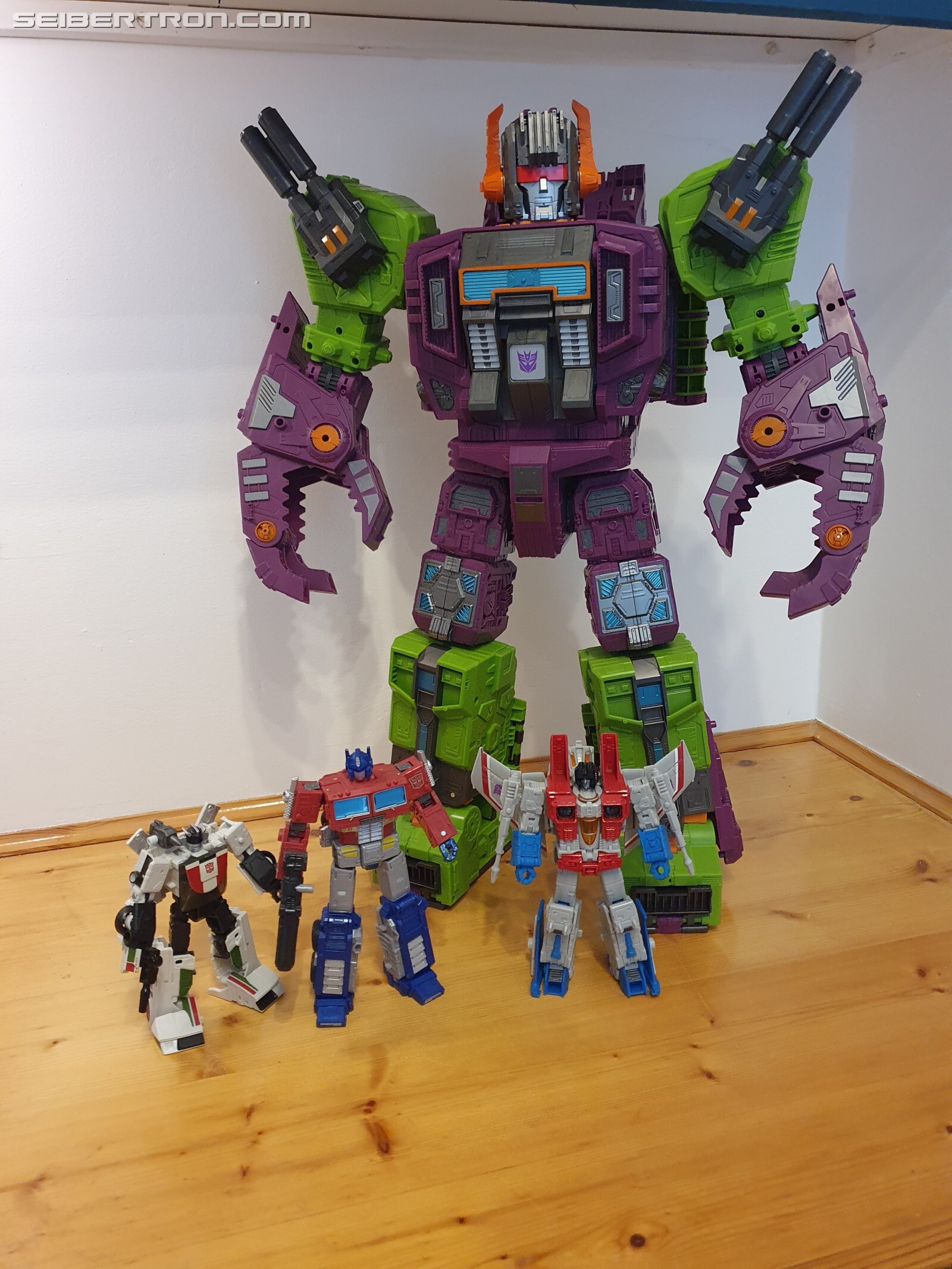 Transformers News: In-hand Gallery and Thoughts Of Transformers Earthrise Titan Class Scorponok Transformers News: In-hand Gallery and Thoughts Of Transformers Earthrise Titan Class Scorponok