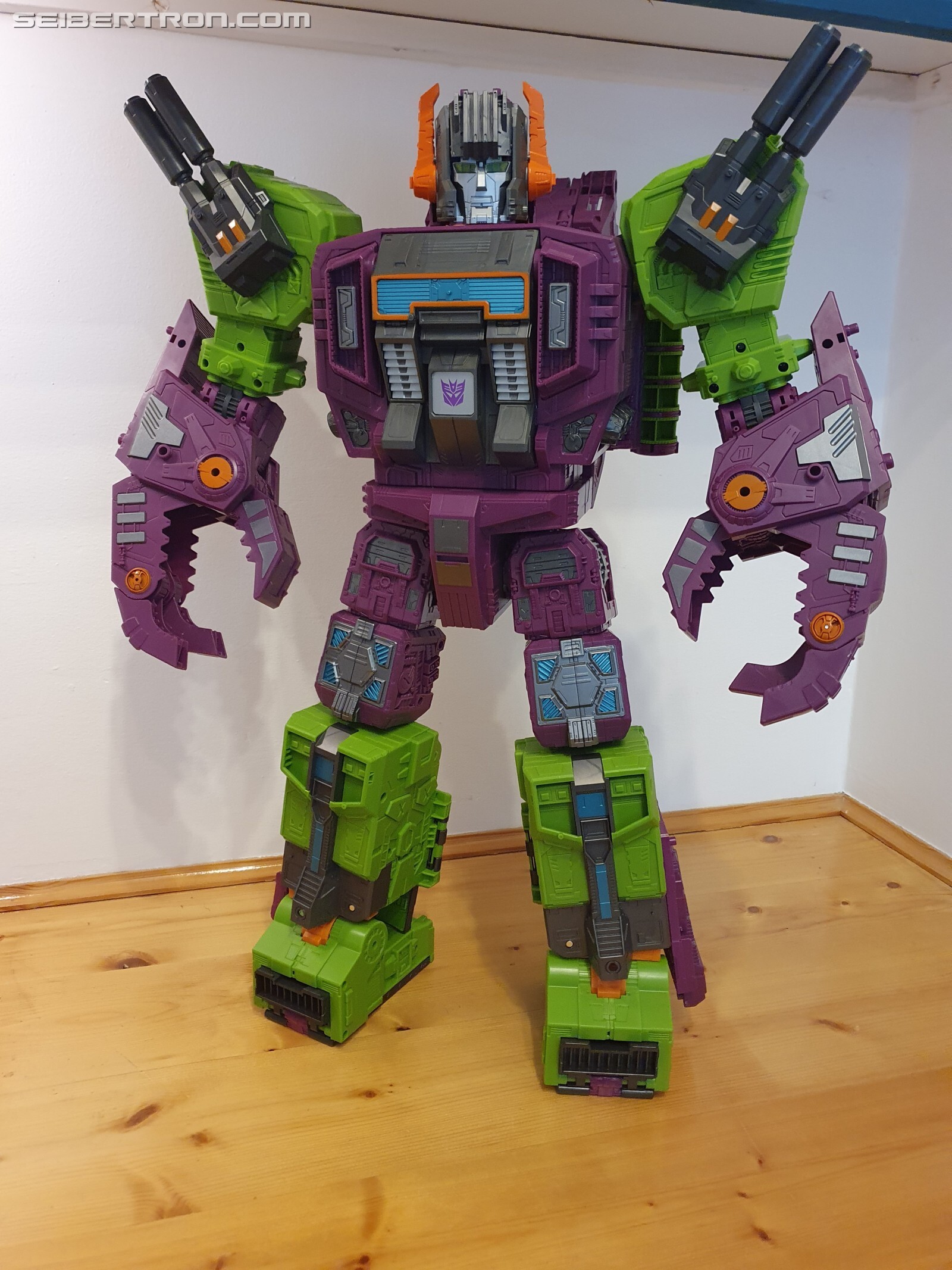 Transformers News: In-hand Gallery and Thoughts Of Transformers Earthrise Titan Class Scorponok Transformers News: In-hand Gallery and Thoughts Of Transformers Earthrise Titan Class Scorponok