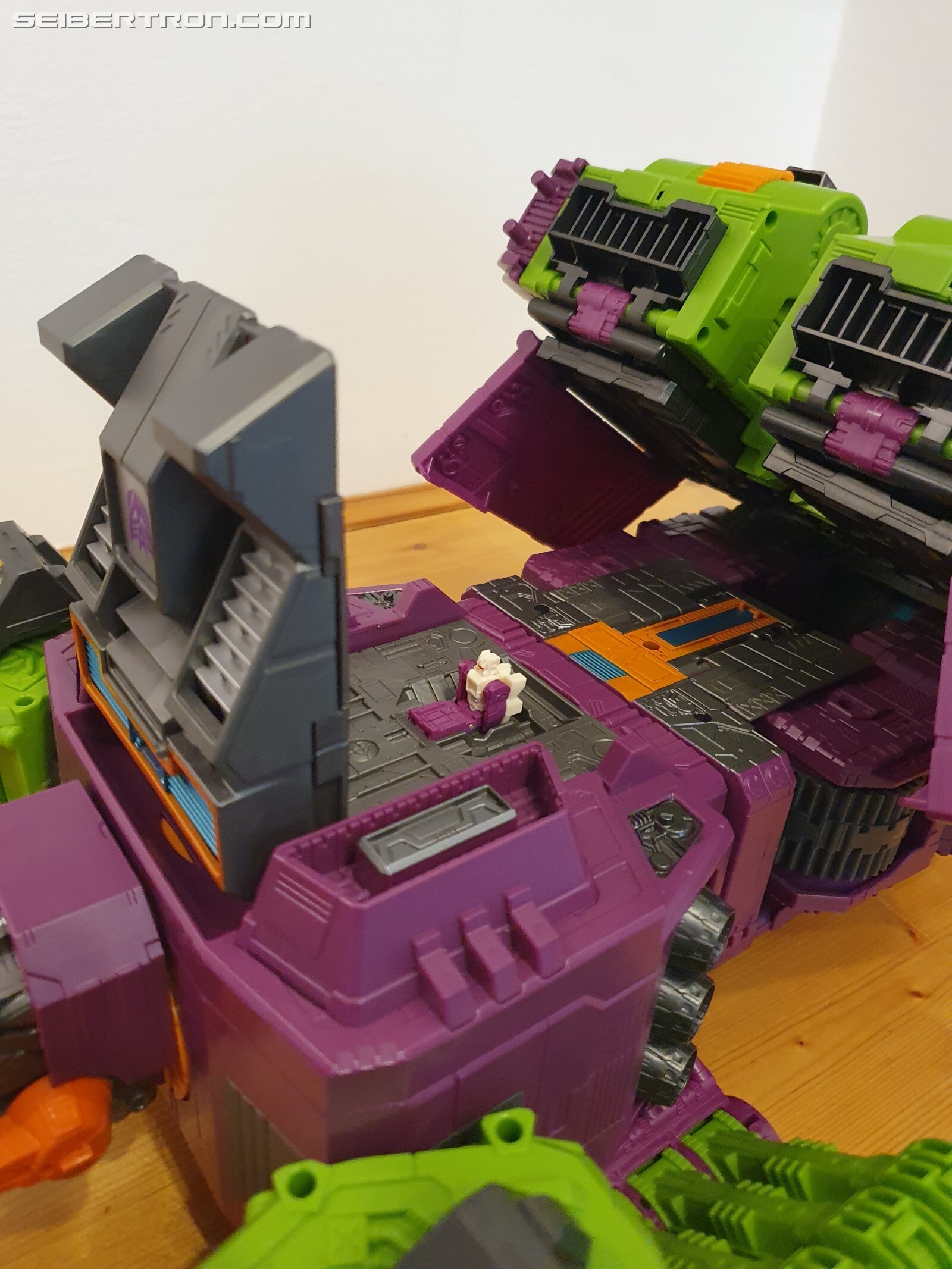 Transformers News: In-hand Gallery and Thoughts Of Transformers Earthrise Titan Class Scorponok Transformers News: In-hand Gallery and Thoughts Of Transformers Earthrise Titan Class Scorponok