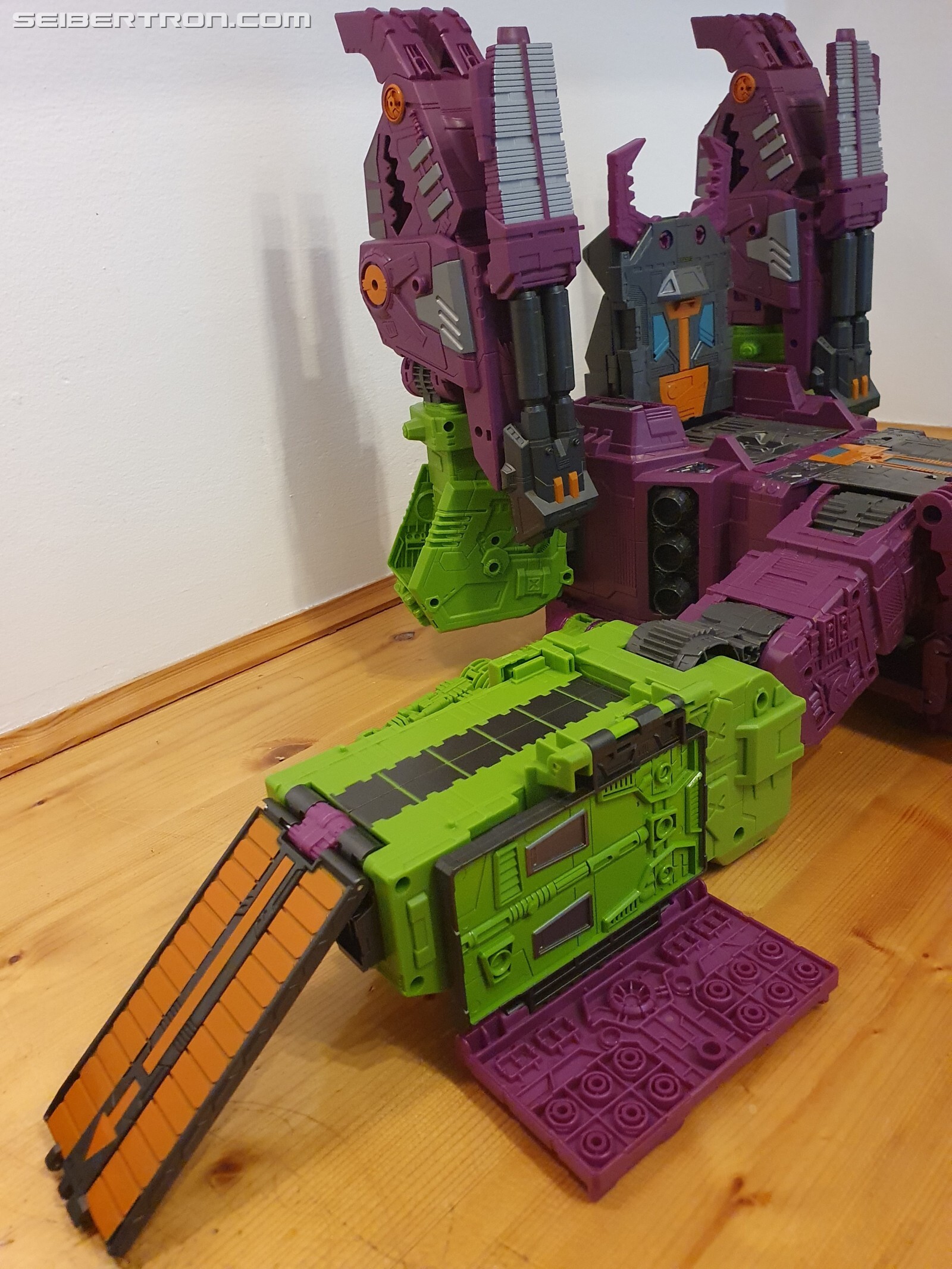 Transformers News: In-hand Gallery and Thoughts Of Transformers Earthrise Titan Class Scorponok Transformers News: In-hand Gallery and Thoughts Of Transformers Earthrise Titan Class Scorponok