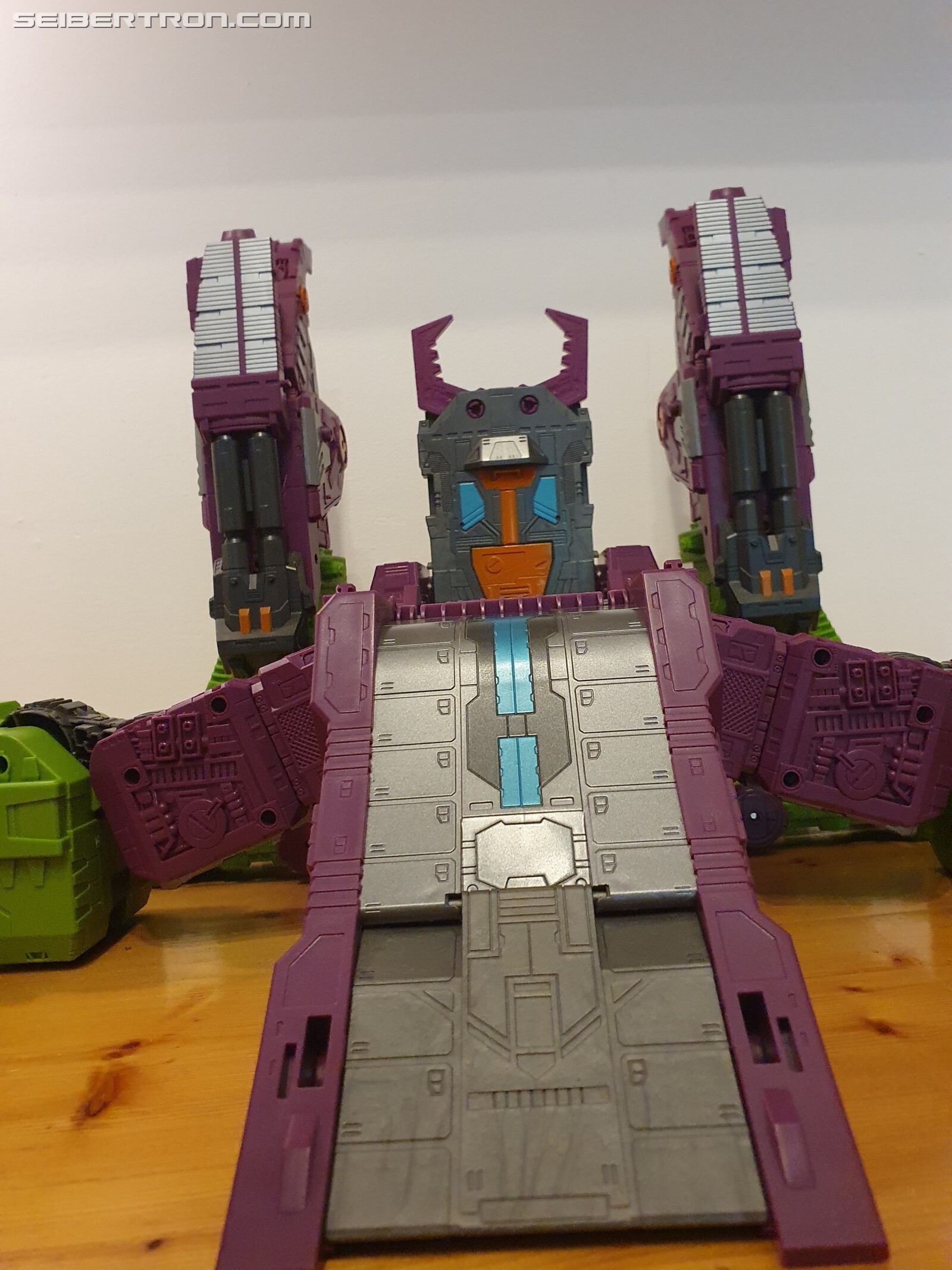 Transformers News: In-hand Gallery and Thoughts Of Transformers Earthrise Titan Class Scorponok Transformers News: In-hand Gallery and Thoughts Of Transformers Earthrise Titan Class Scorponok