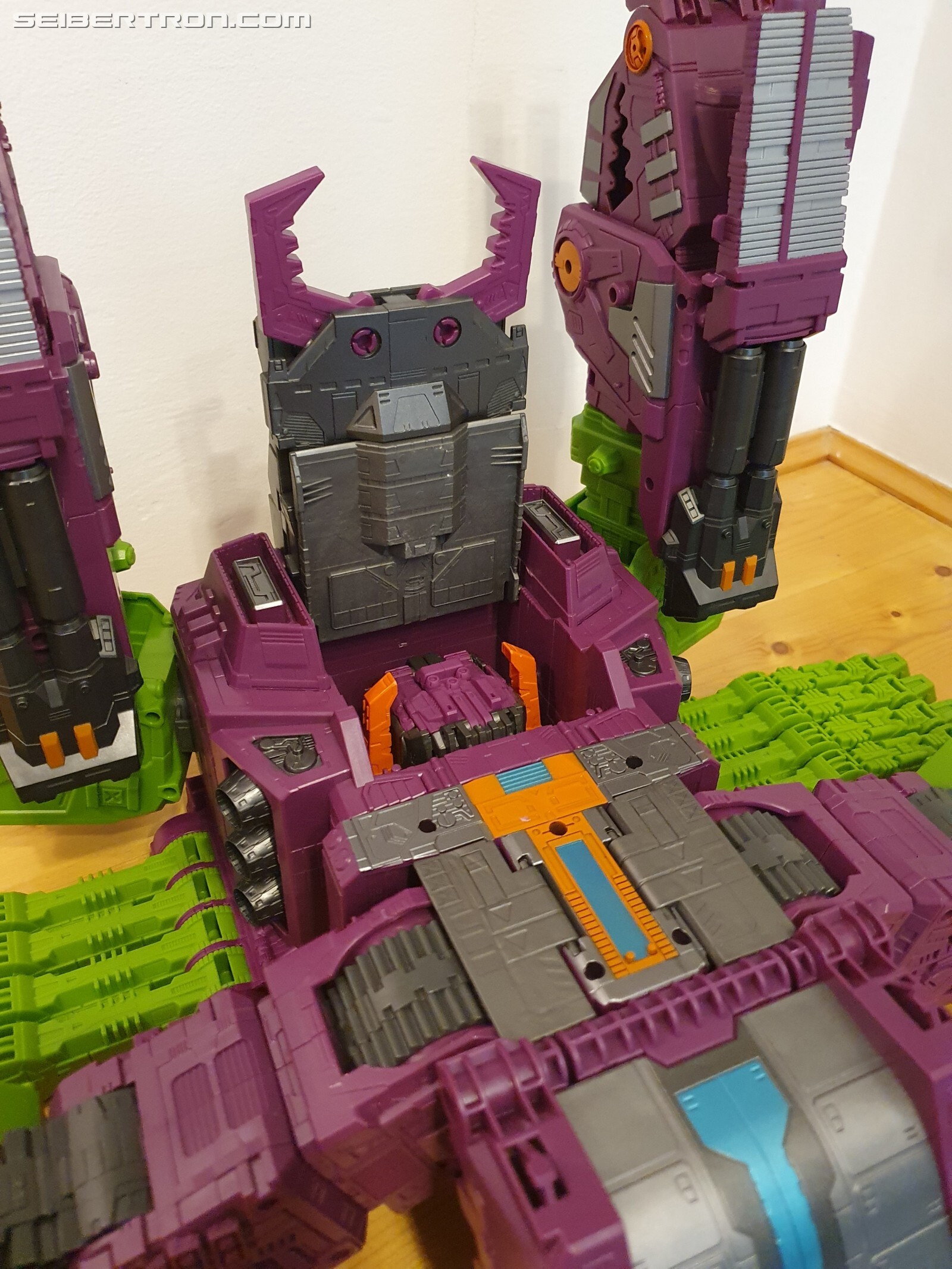 Transformers News: In-hand Gallery and Thoughts Of Transformers Earthrise Titan Class Scorponok Transformers News: In-hand Gallery and Thoughts Of Transformers Earthrise Titan Class Scorponok