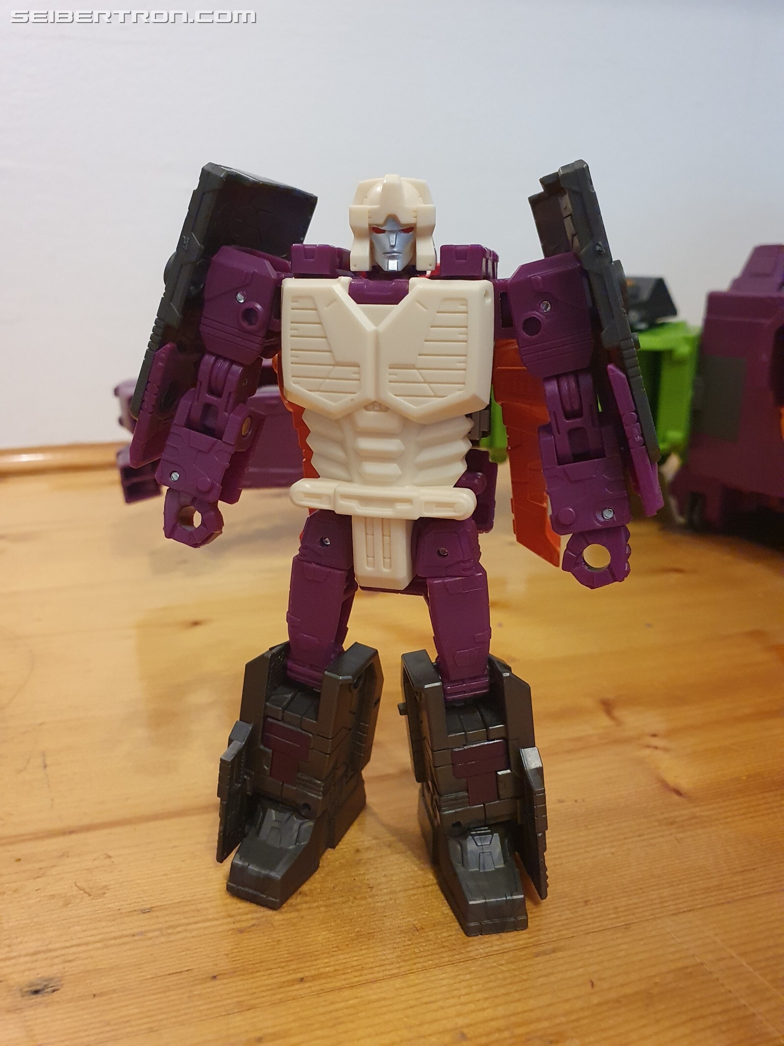 Transformers News: In-hand Gallery and Thoughts Of Transformers Earthrise Titan Class Scorponok Transformers News: In-hand Gallery and Thoughts Of Transformers Earthrise Titan Class Scorponok