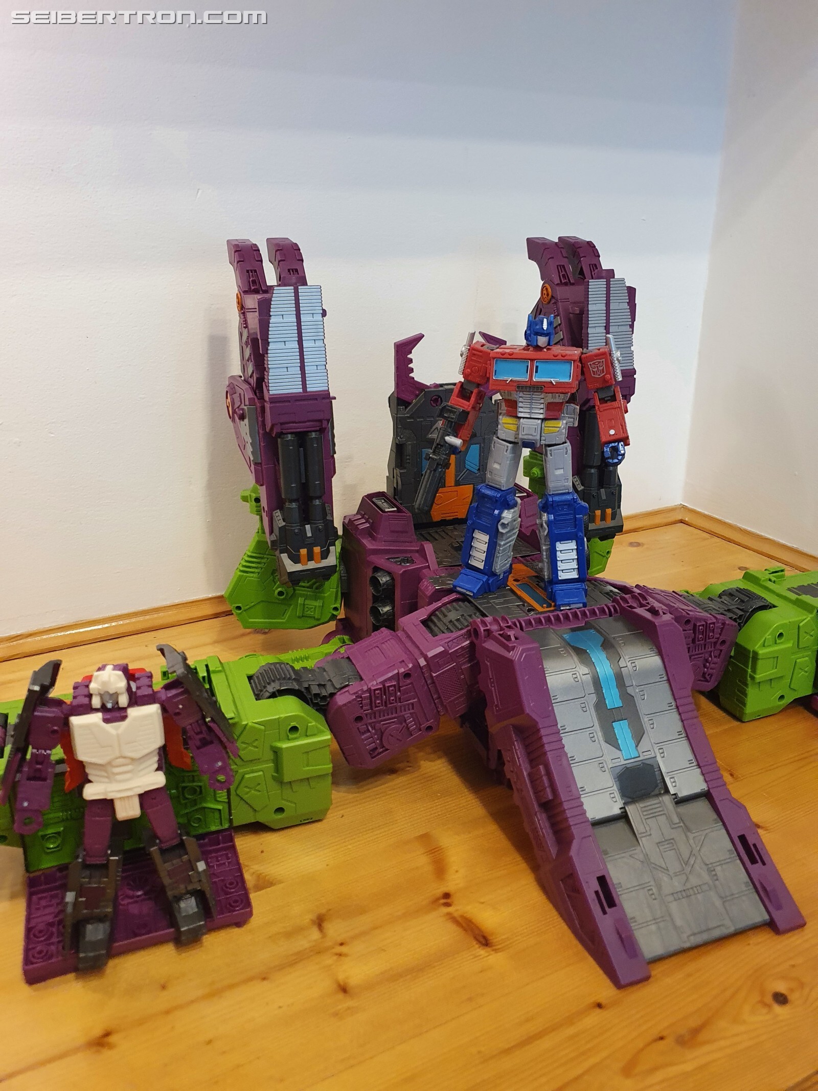 Transformers News: In-hand Gallery and Thoughts Of Transformers Earthrise Titan Class Scorponok Transformers News: In-hand Gallery and Thoughts Of Transformers Earthrise Titan Class Scorponok