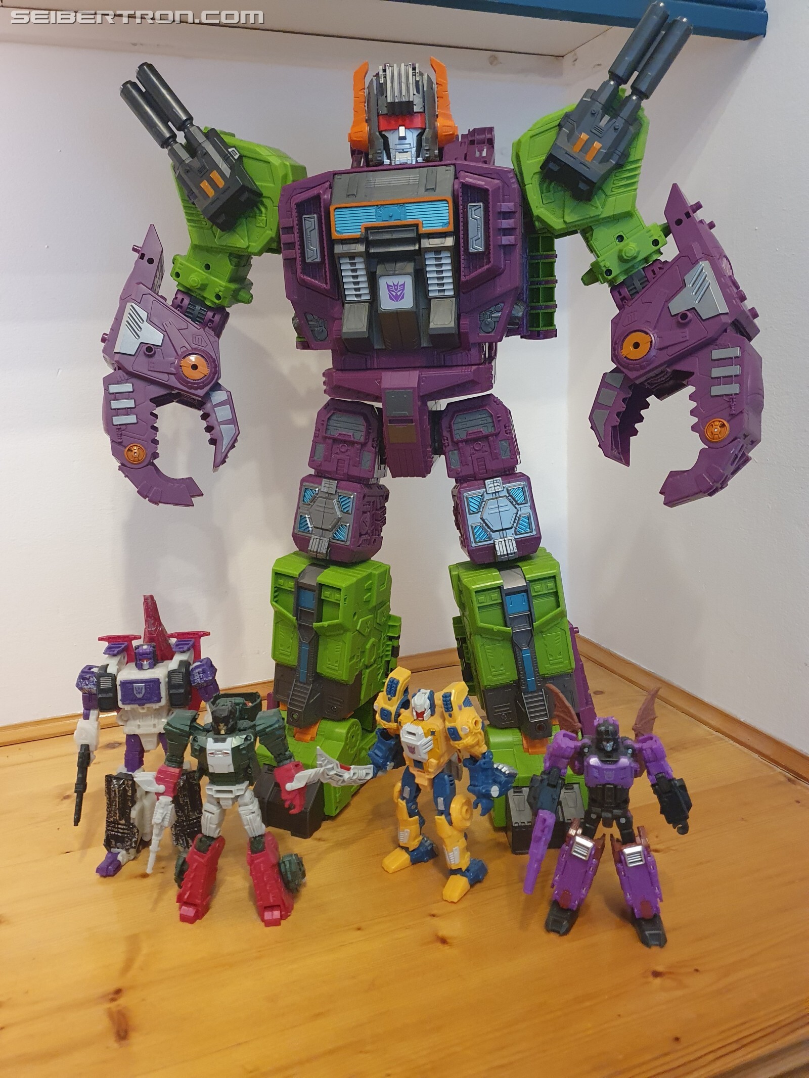 Transformers News: In-hand Gallery and Thoughts Of Transformers Earthrise Titan Class Scorponok Transformers News: In-hand Gallery and Thoughts Of Transformers Earthrise Titan Class Scorponok