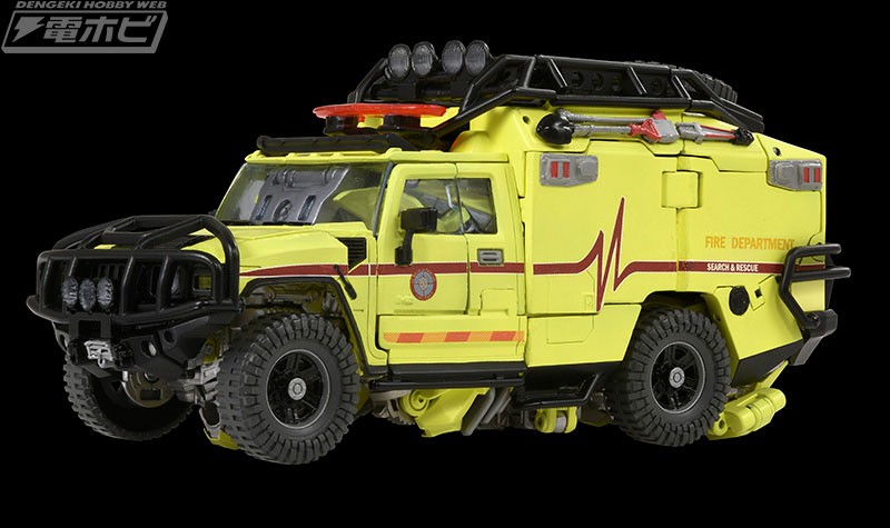 Transformers News: New Photos Of MPM-11 Ratchet From Dengeki Hobby Web